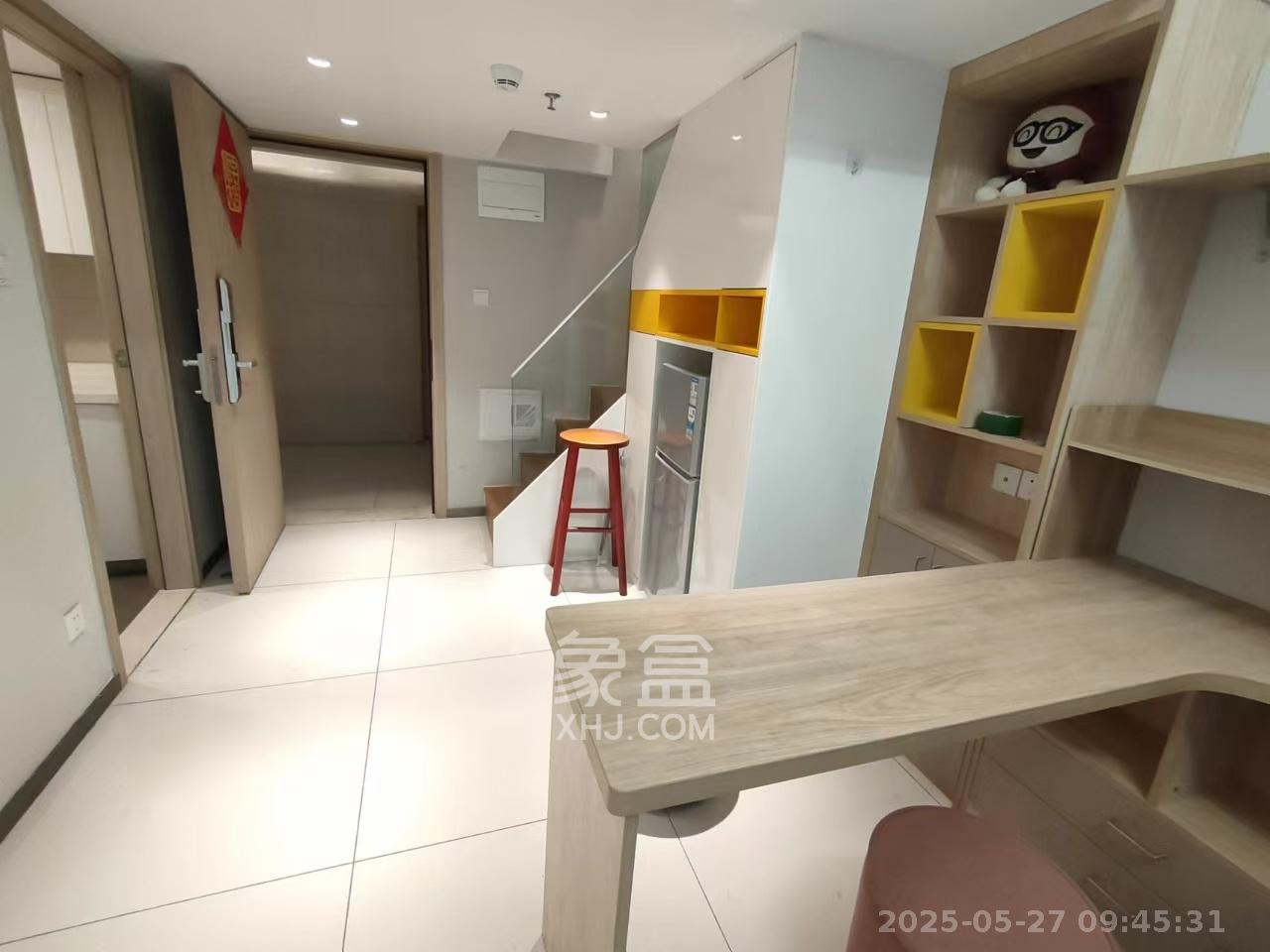 时代年华  3室2厅2卫   1900.00元/月室内图
