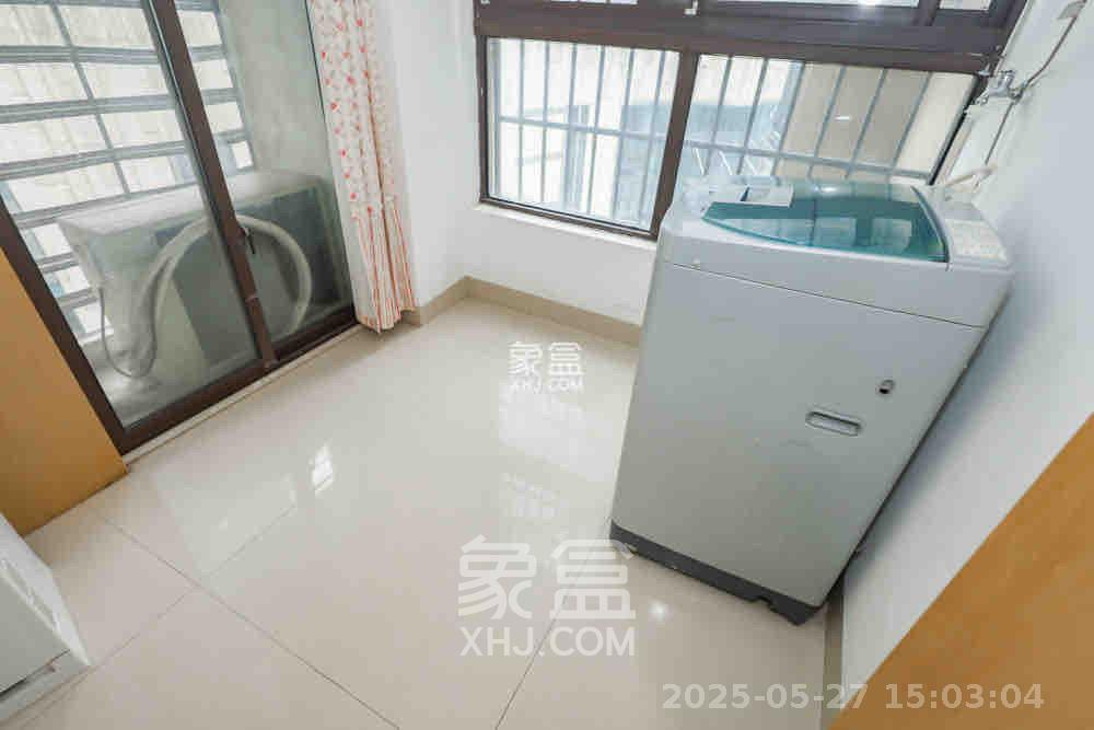 绿地中央广场  3室2厅2卫   3000.00元/月室内图