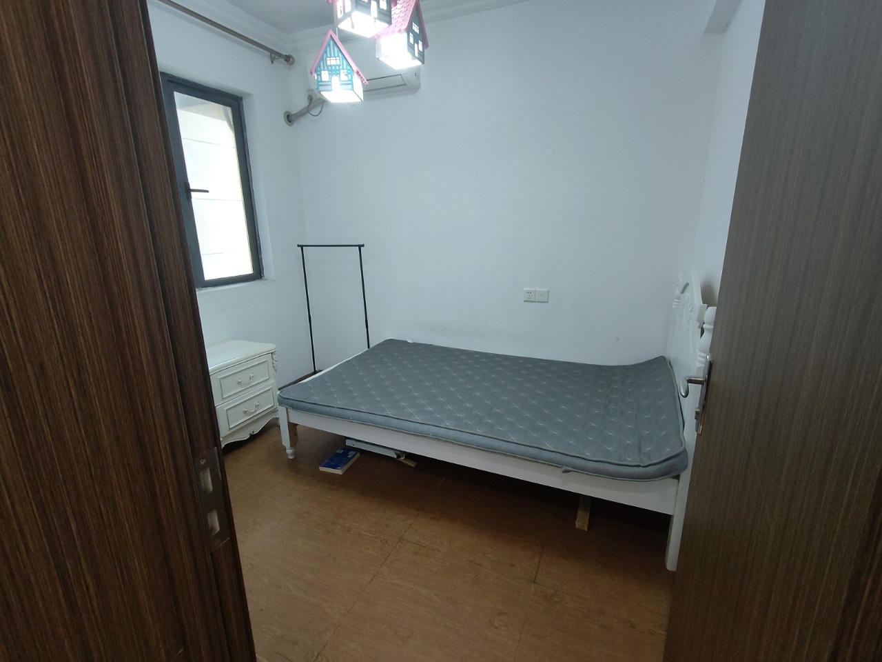 碧桂园一、二期(中央首府)  2室2厅1卫    128.0万 碧桂园一、二期(中央首府)  2室2厅1卫    128.0万室内图