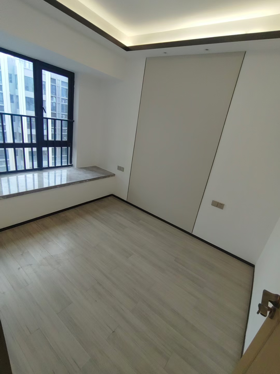 衍宏府  3室1厅2卫   2800.00元/月室内图