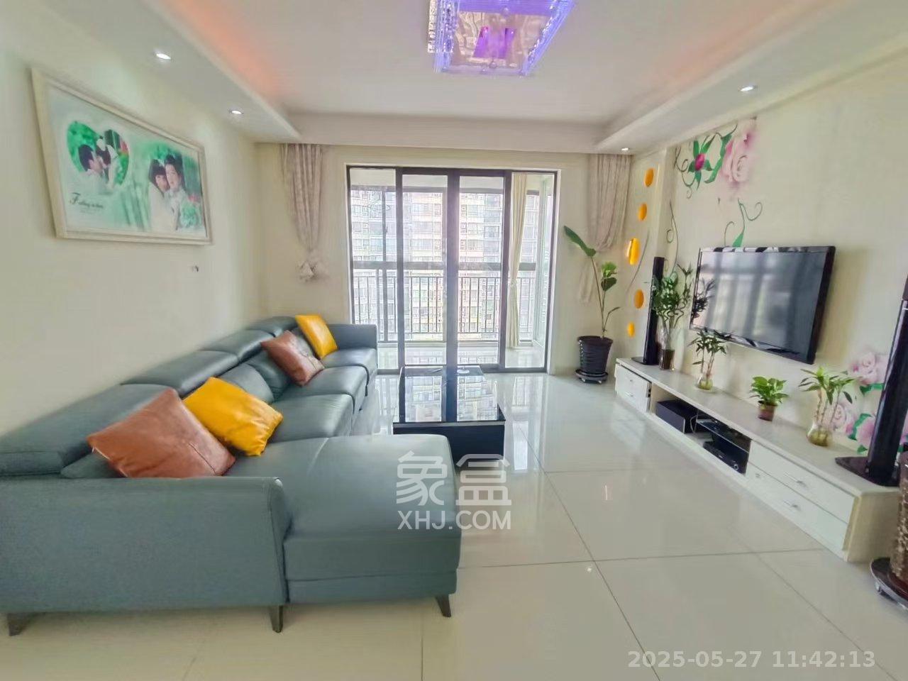 钱隆樽品(一、二、三期)  3室2厅2卫    2800.0元/月 钱隆樽品(一、二、三期)  3室2厅2卫    2800.0元/月