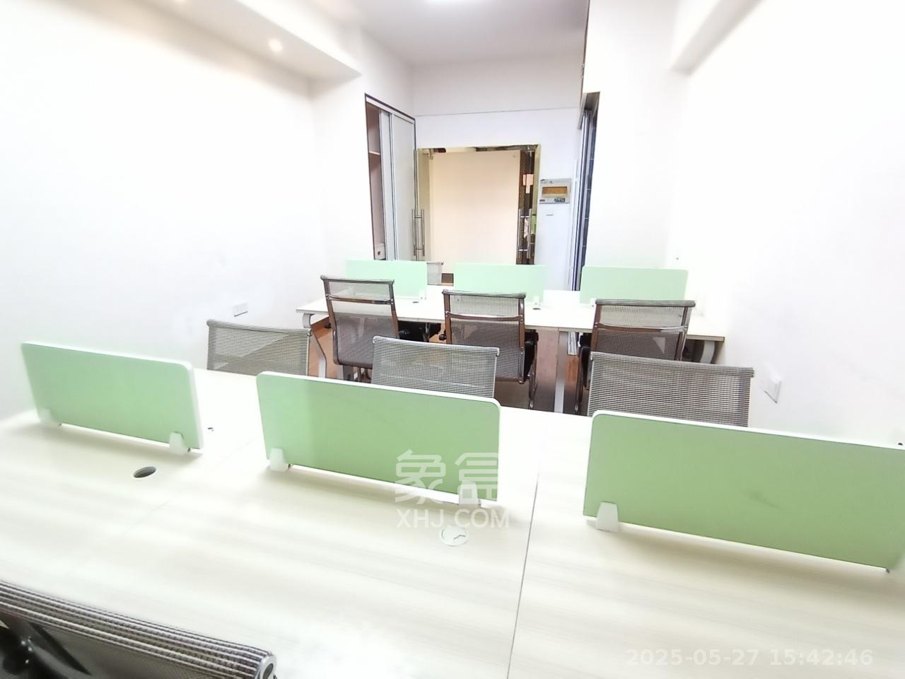 奥克斯广场 1室1厅1卫 2500.0元/月 奥克斯广场 1室1厅1卫 2500.0元/月室内图