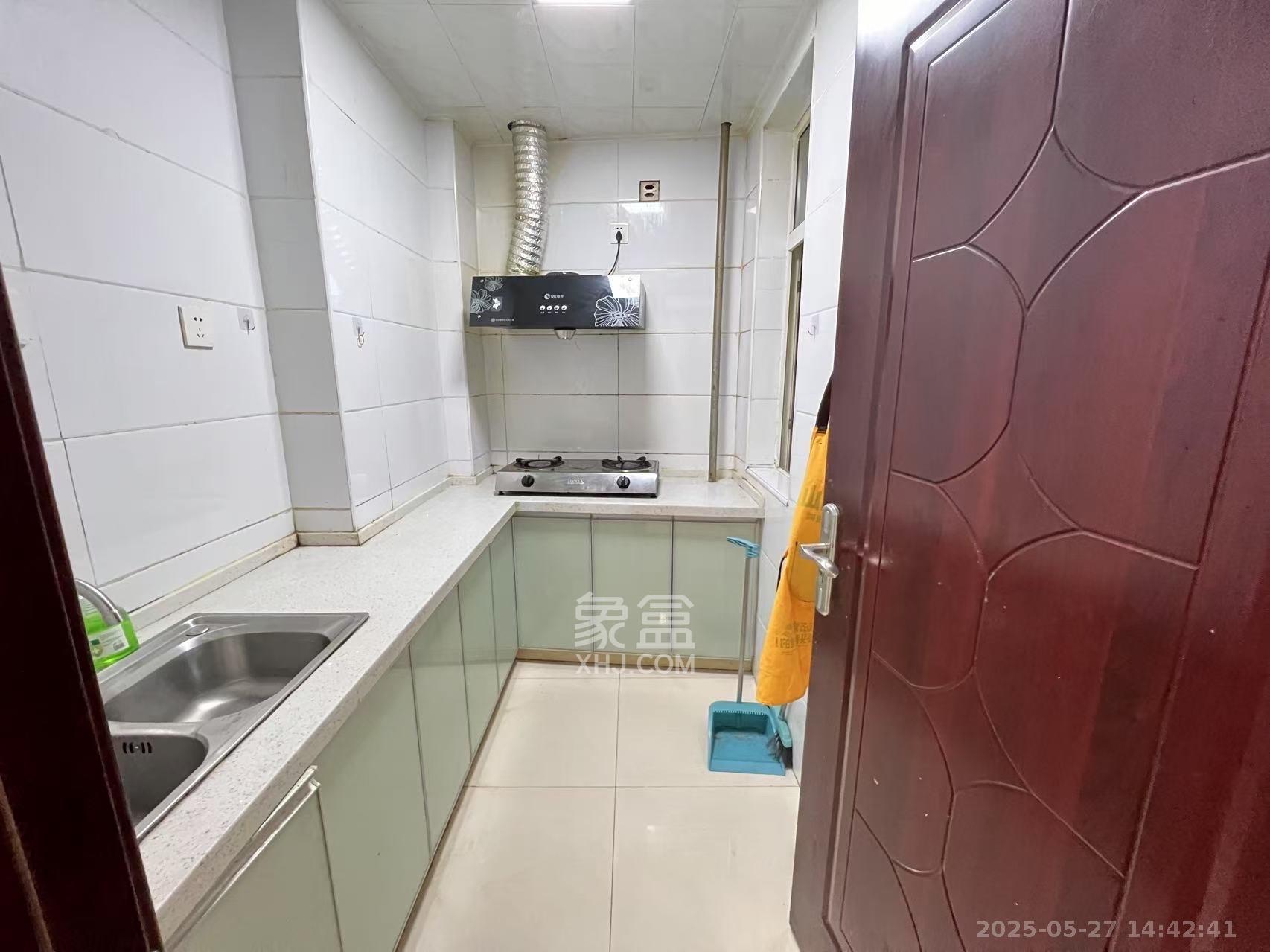 泊爱蓝湾  2室2厅1卫    2200.0元/月室内图