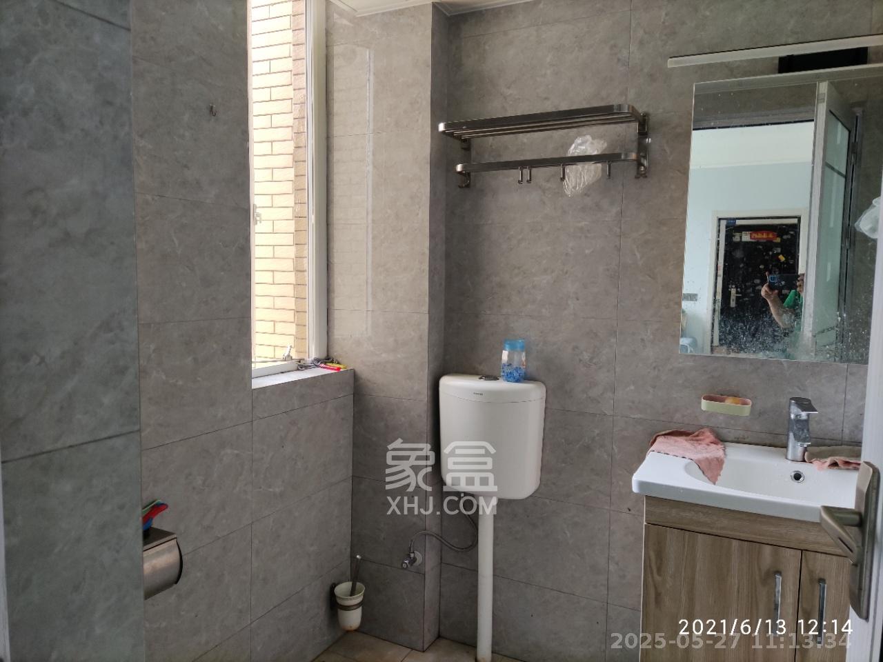 鄱阳小区  3室2厅1卫    1980.0元/月 鄱阳小区  3室2厅1卫    1980.0元/月室内图