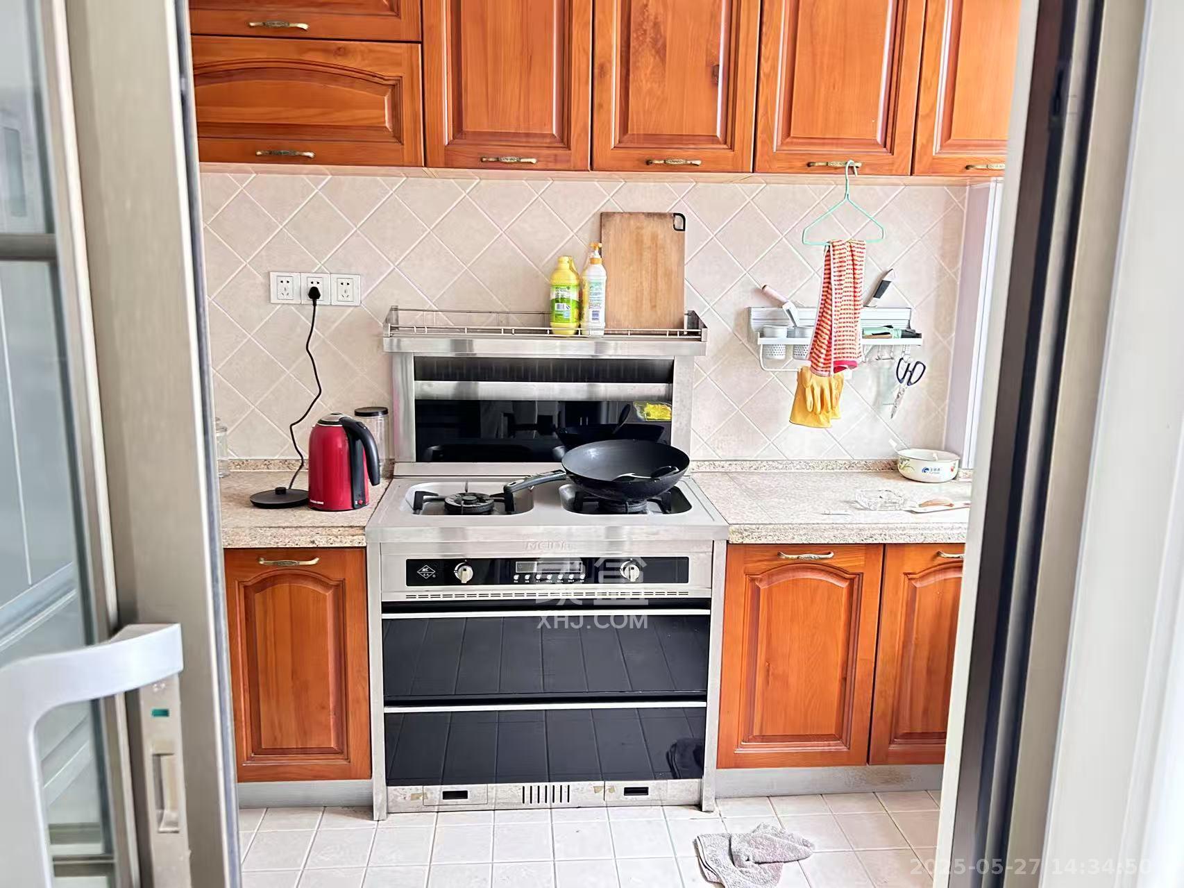 德泽苑 3室2厅2卫 2500.0元/月 德泽苑 3室2厅2卫 2500.0元/月室内图