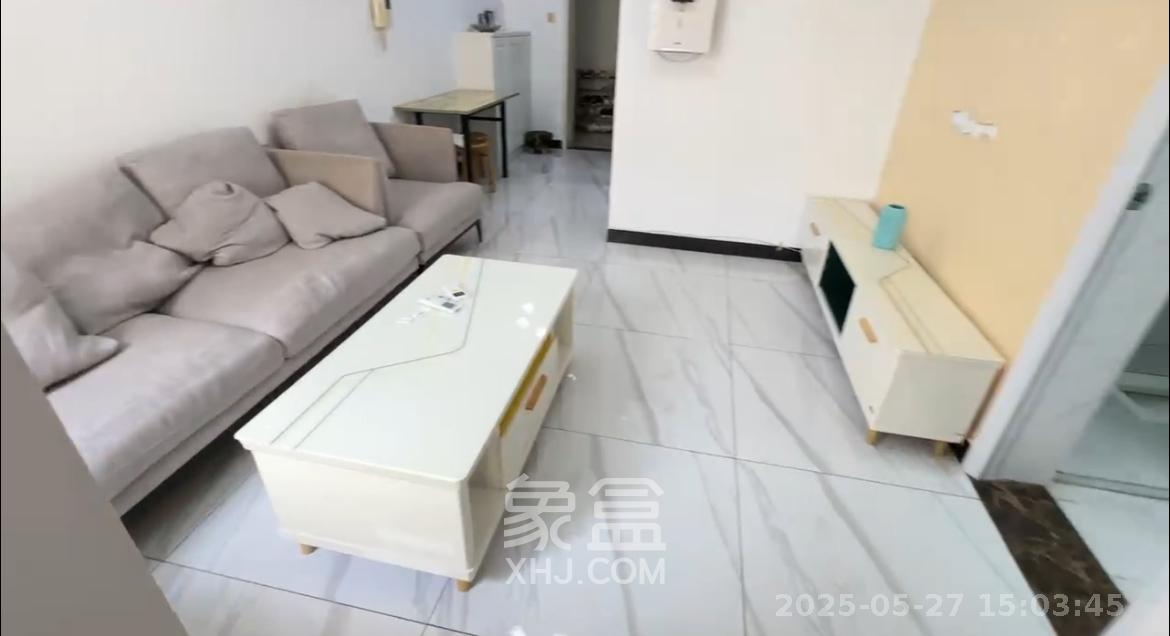 怡海星城  1室2厅1卫   1300.00元/月室内图