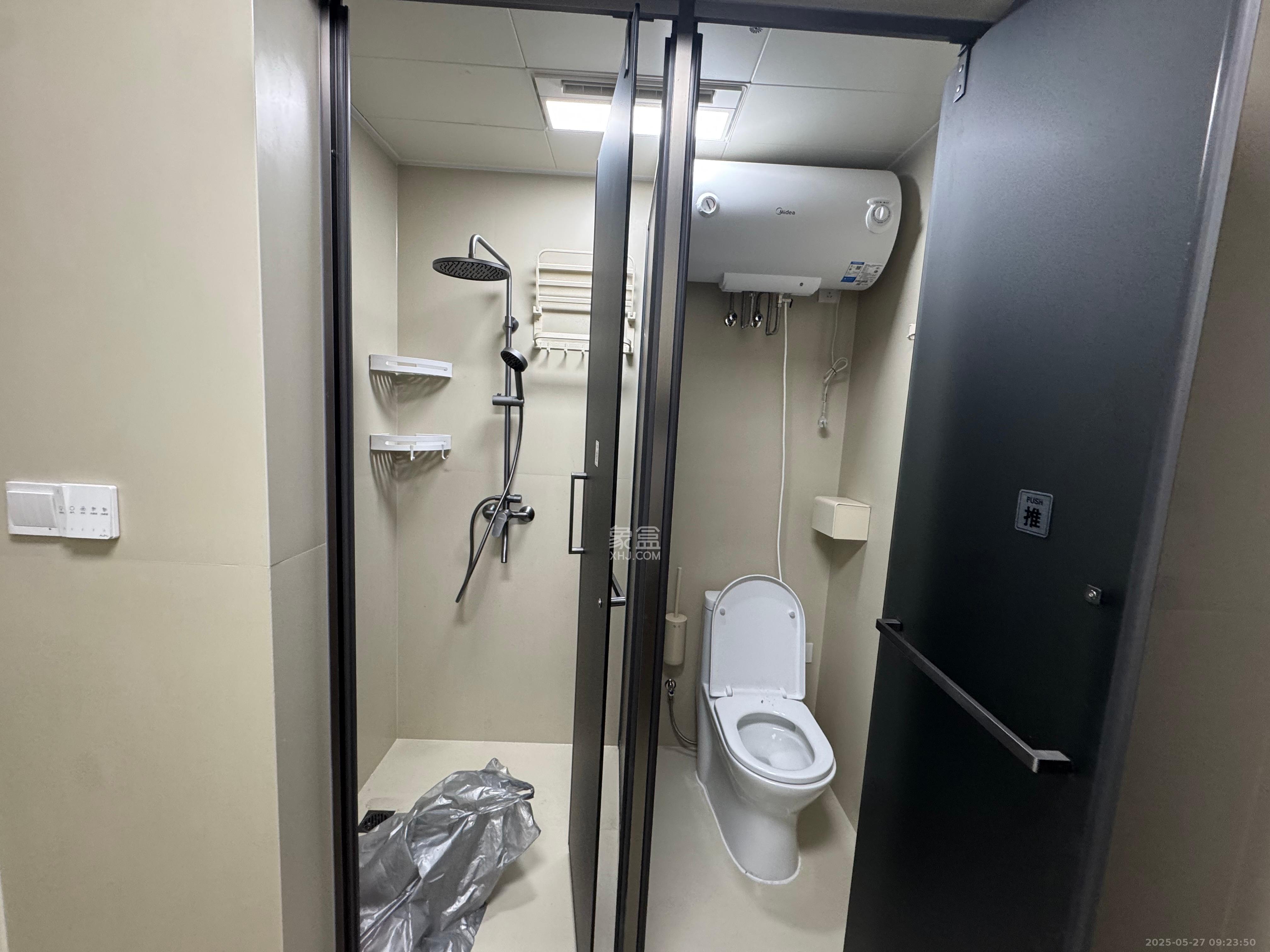 恒大誉府(融誉商业中心) 1室0厅0卫 1700.0元/月 恒大誉府(融誉商业中心) 1室0厅0卫 1700.0元/月室内图