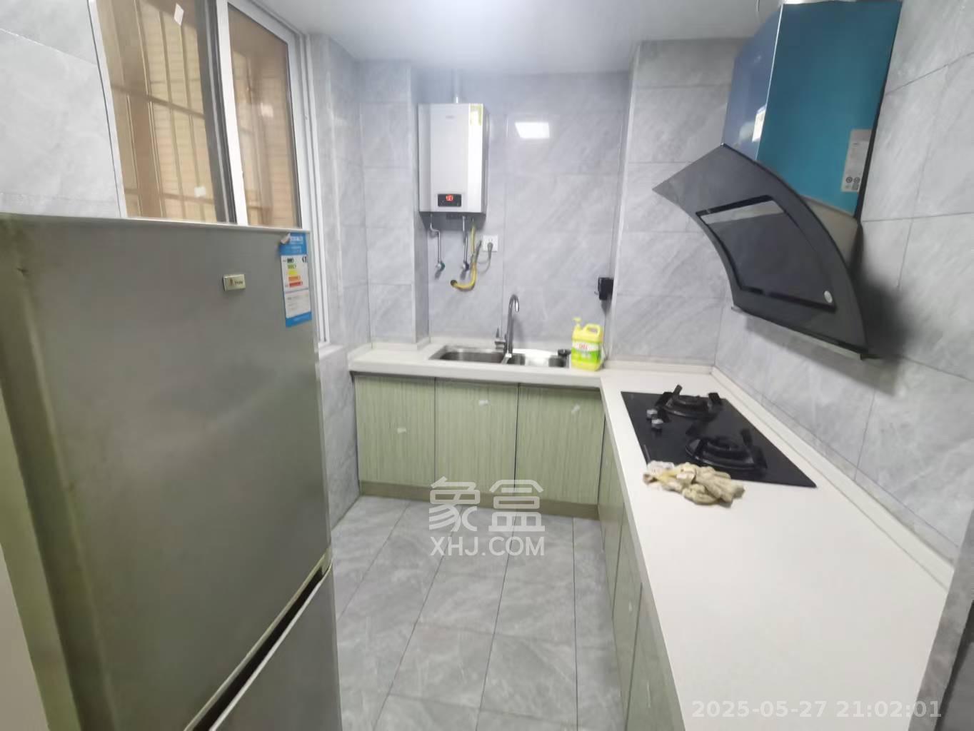 保利东郡  3室2厅2卫    2400.0元/月室内图