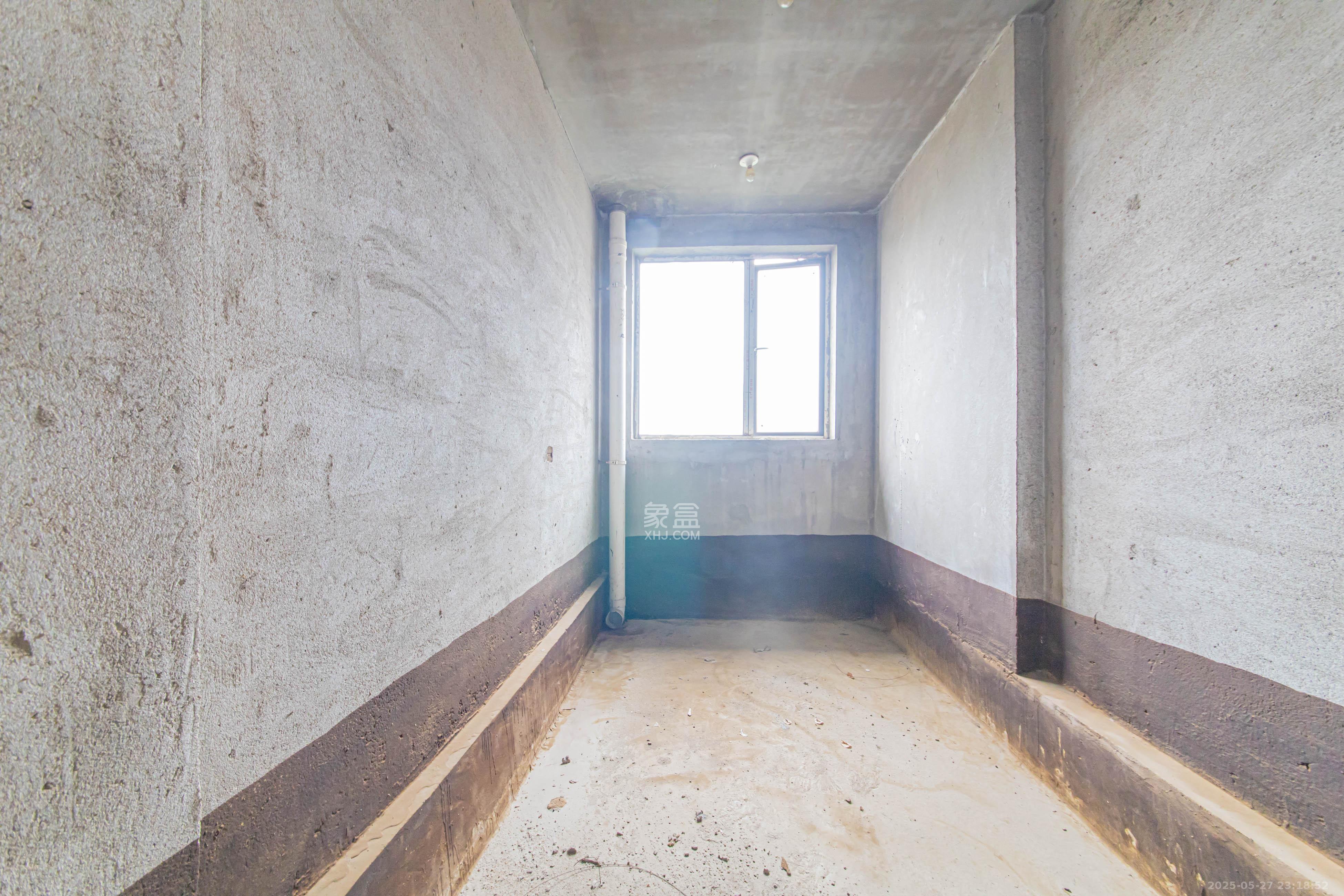 大唐印象一期云海湾  4室2厅2卫    145.0万 大唐印象一期云海湾  4室2厅2卫    145.0万卫生间