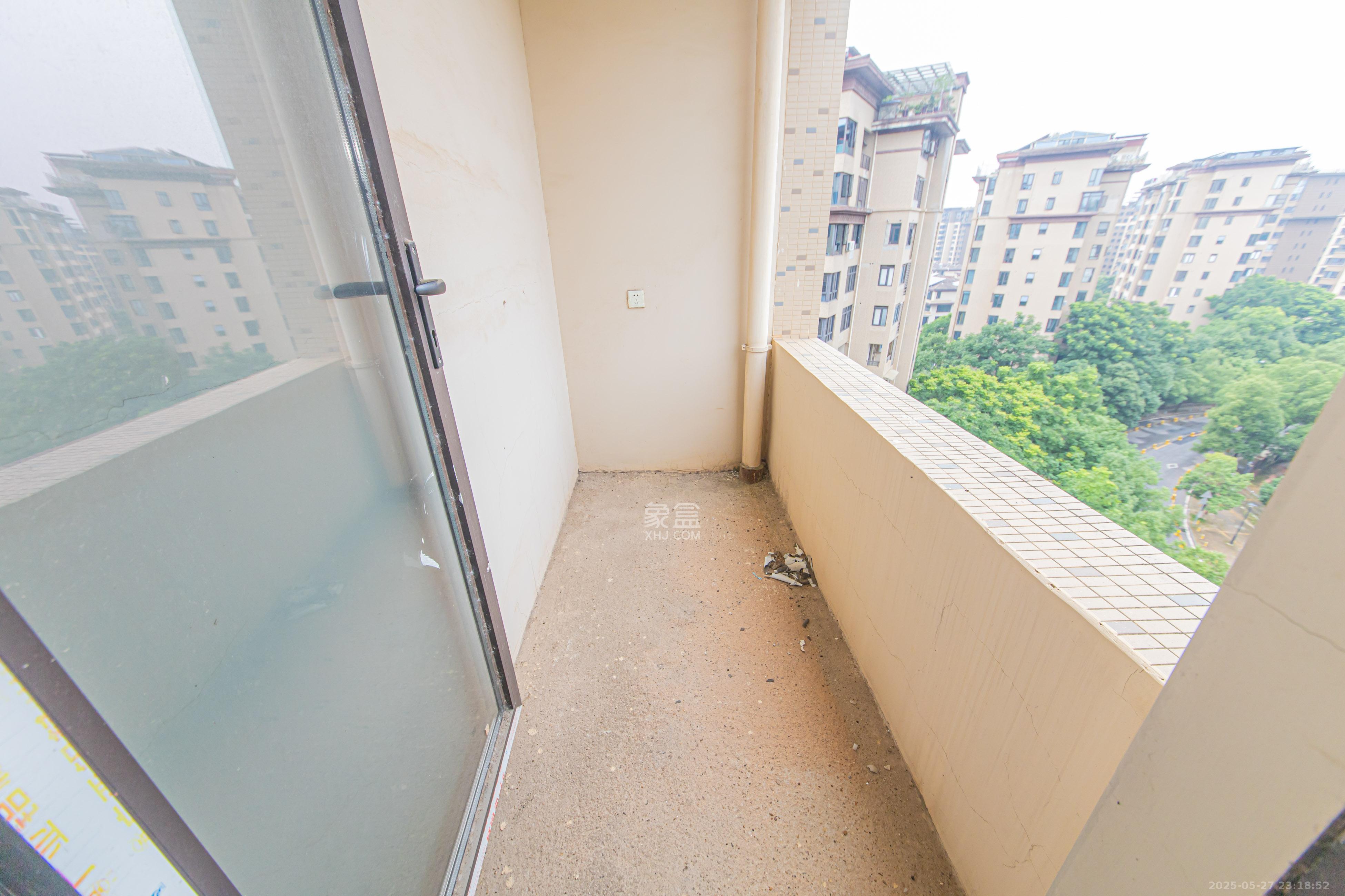 大唐印象一期云海湾  4室2厅2卫    145.0万 大唐印象一期云海湾  4室2厅2卫    145.0万厨房