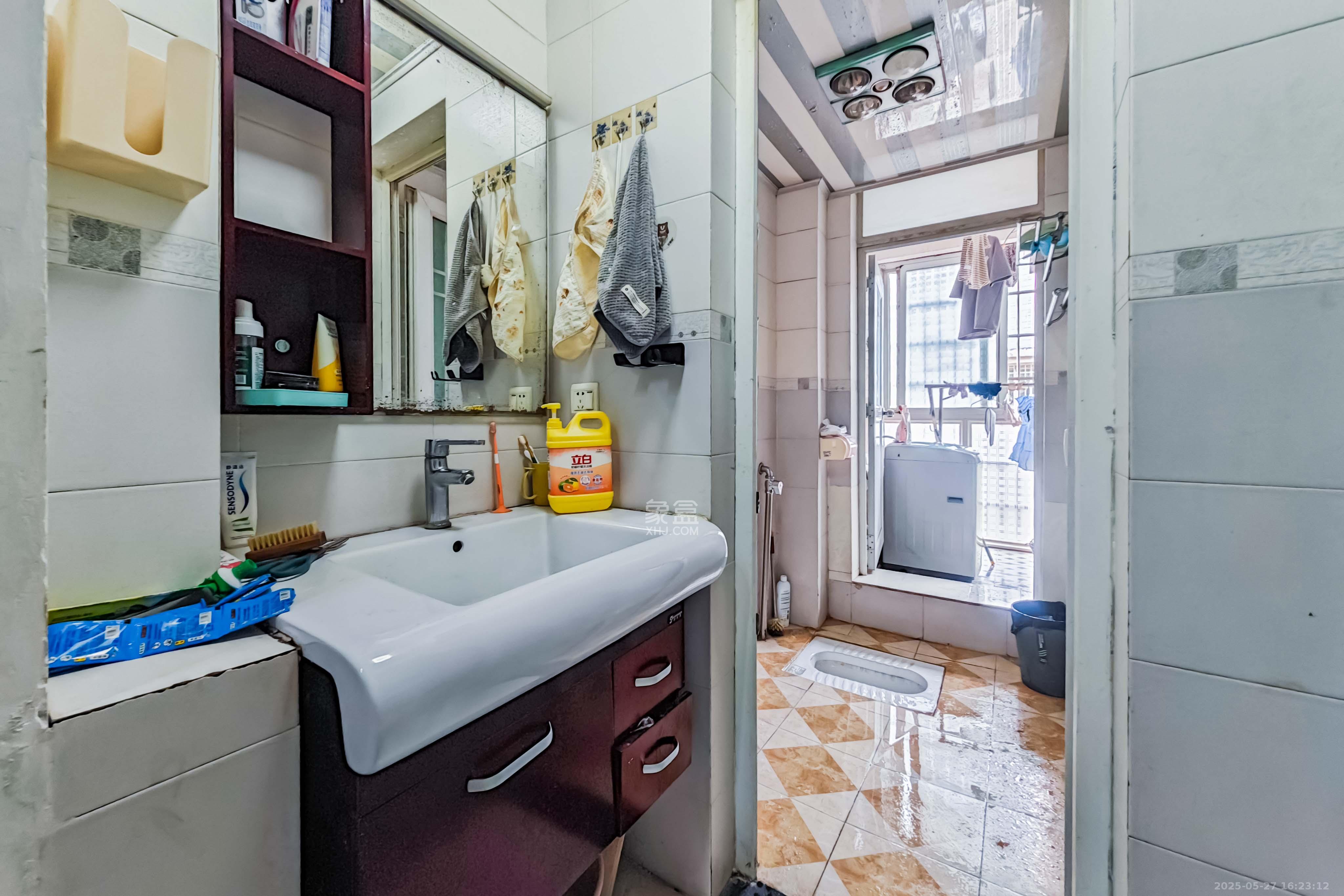 鑫兴佳园  2室2厅1卫    73.0万卫生间