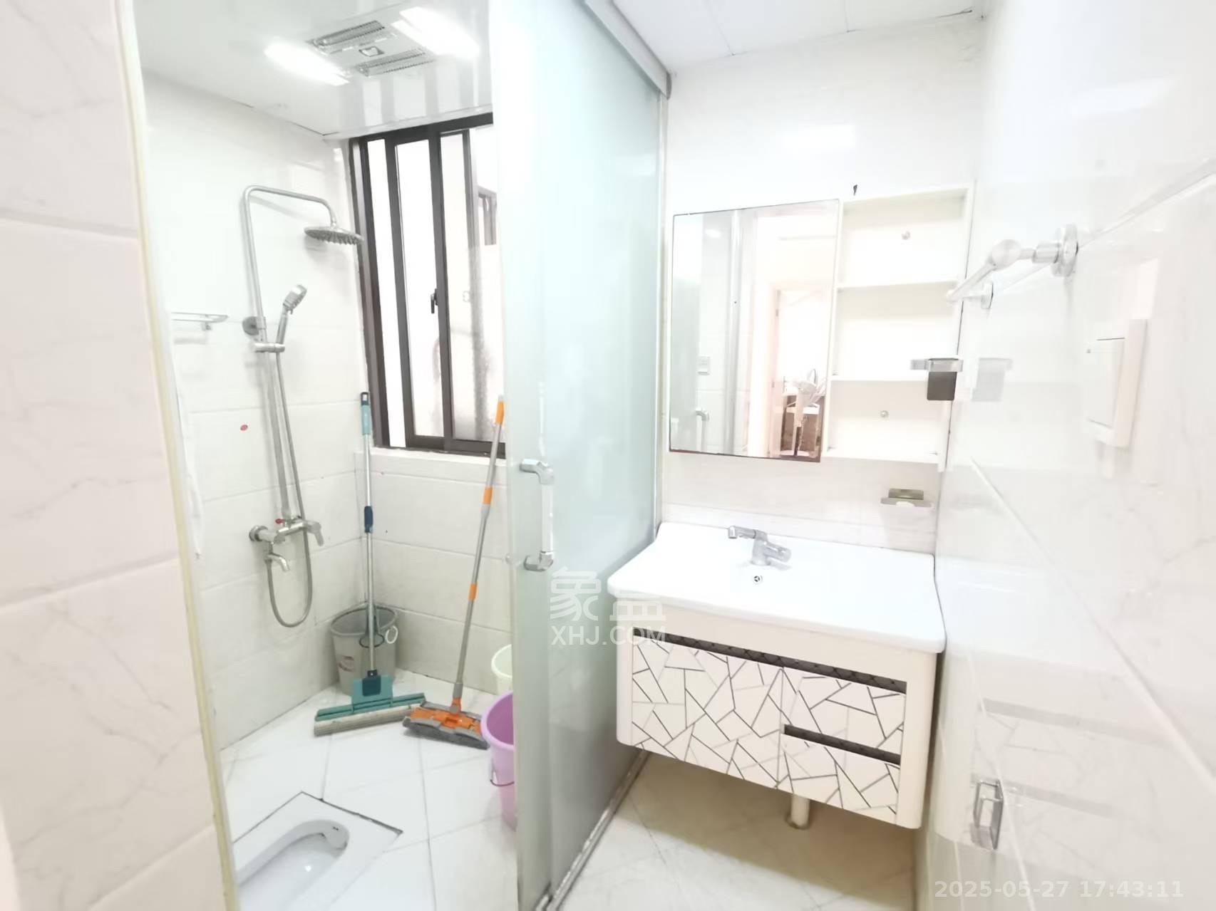 旭辉华庭  1室2厅1卫   1600.00元/月室内图
