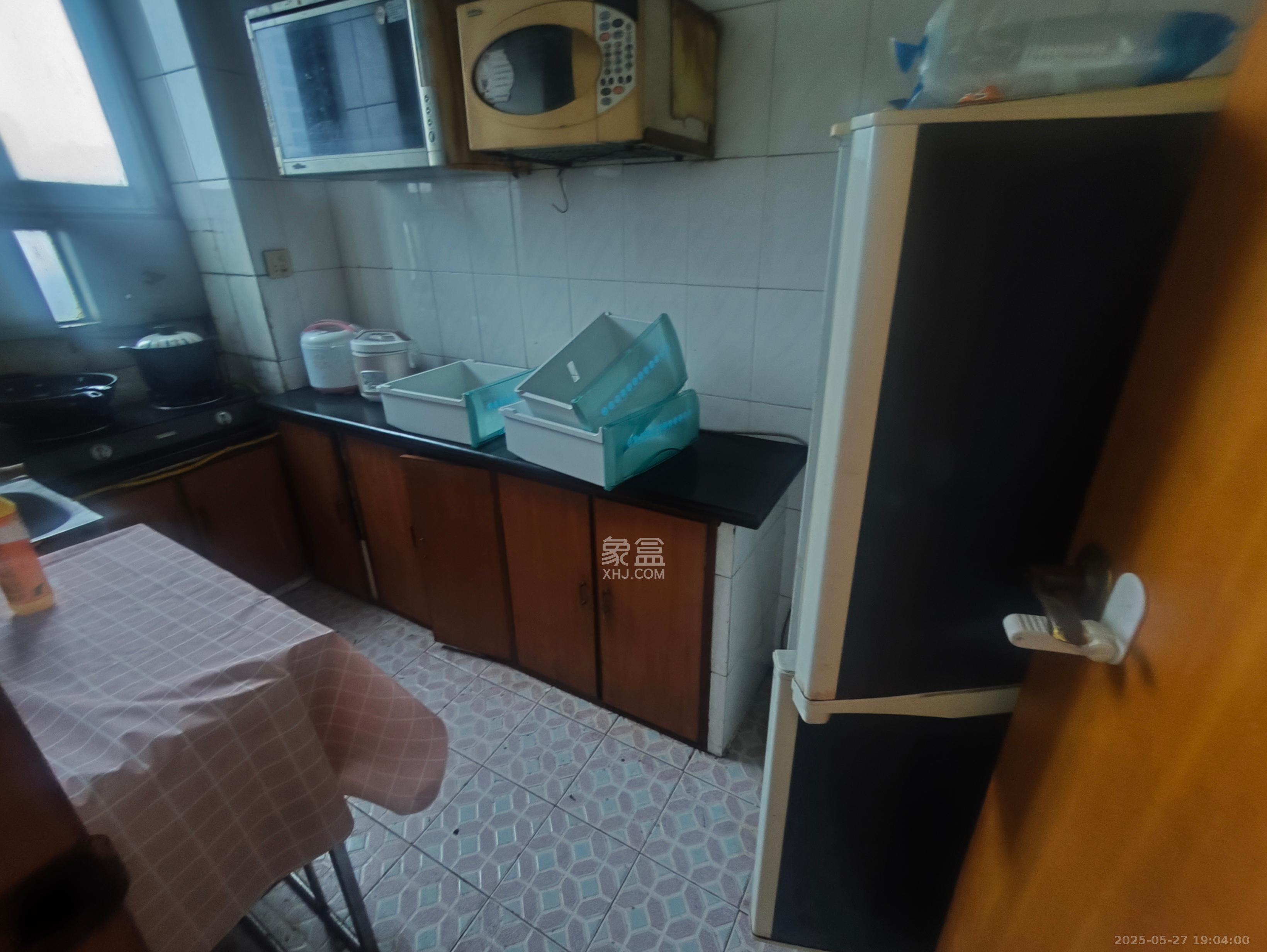 西站宿舍  2室1厅1卫   1200.00元/月室内图
