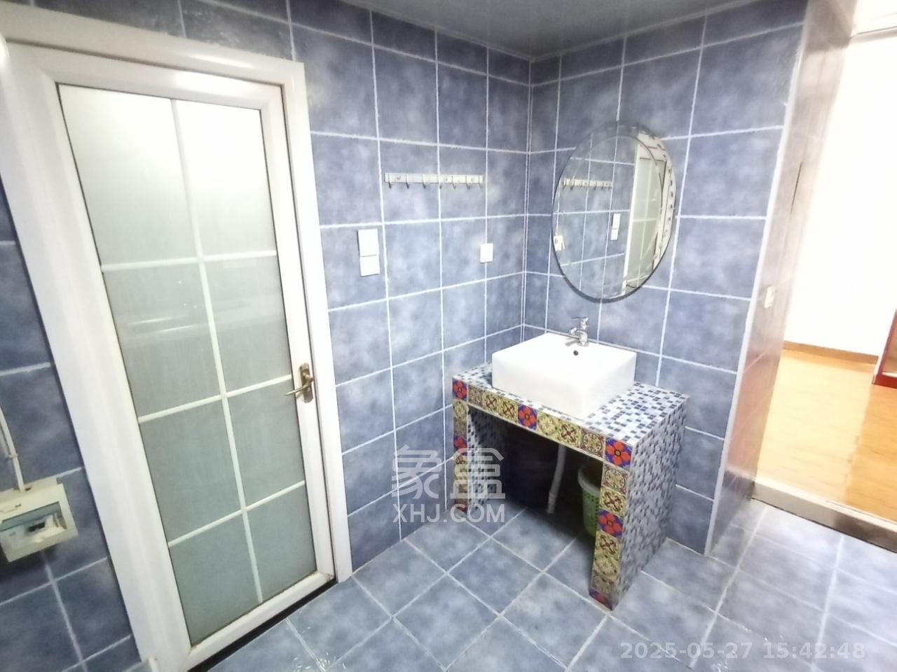 奥克斯广场 1室1厅1卫 2500.0元/月 奥克斯广场 1室1厅1卫 2500.0元/月室内图