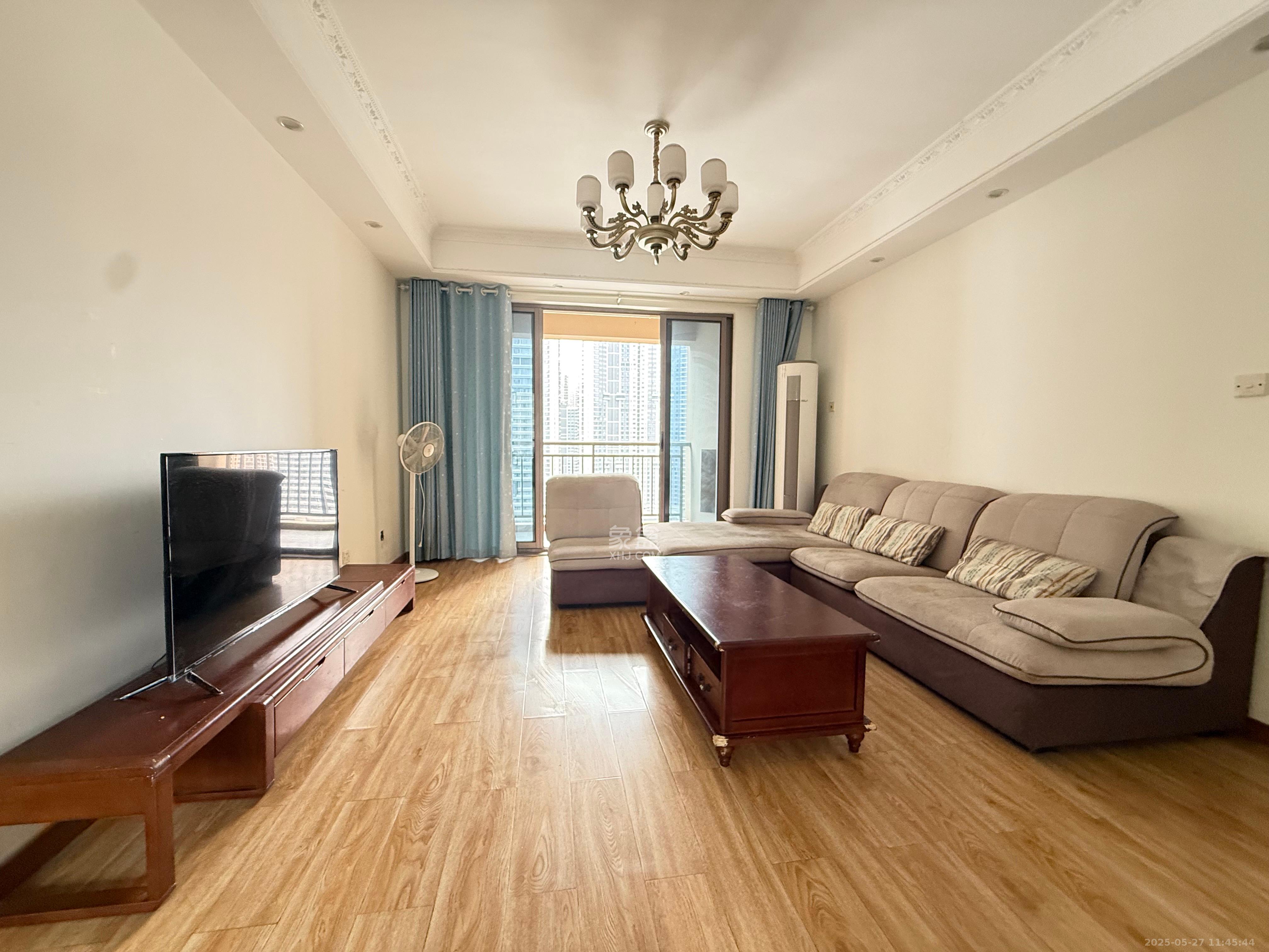 世茂铂翠湾一期 4室2厅2卫 3400.0元/月 世茂铂翠湾一期 4室2厅2卫 3400.0元/月室内图