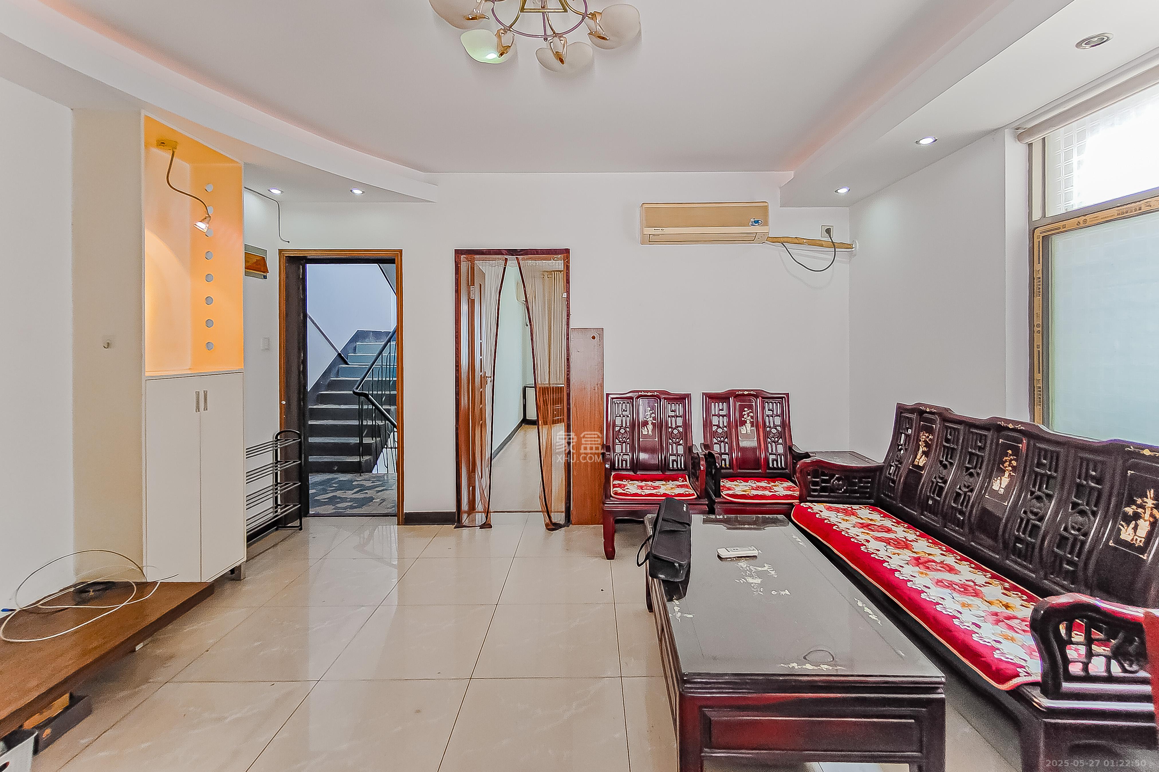 裕农街散盘 3室1厅1卫 50.0万 裕农街散盘 3室1厅1卫 50.0万客厅