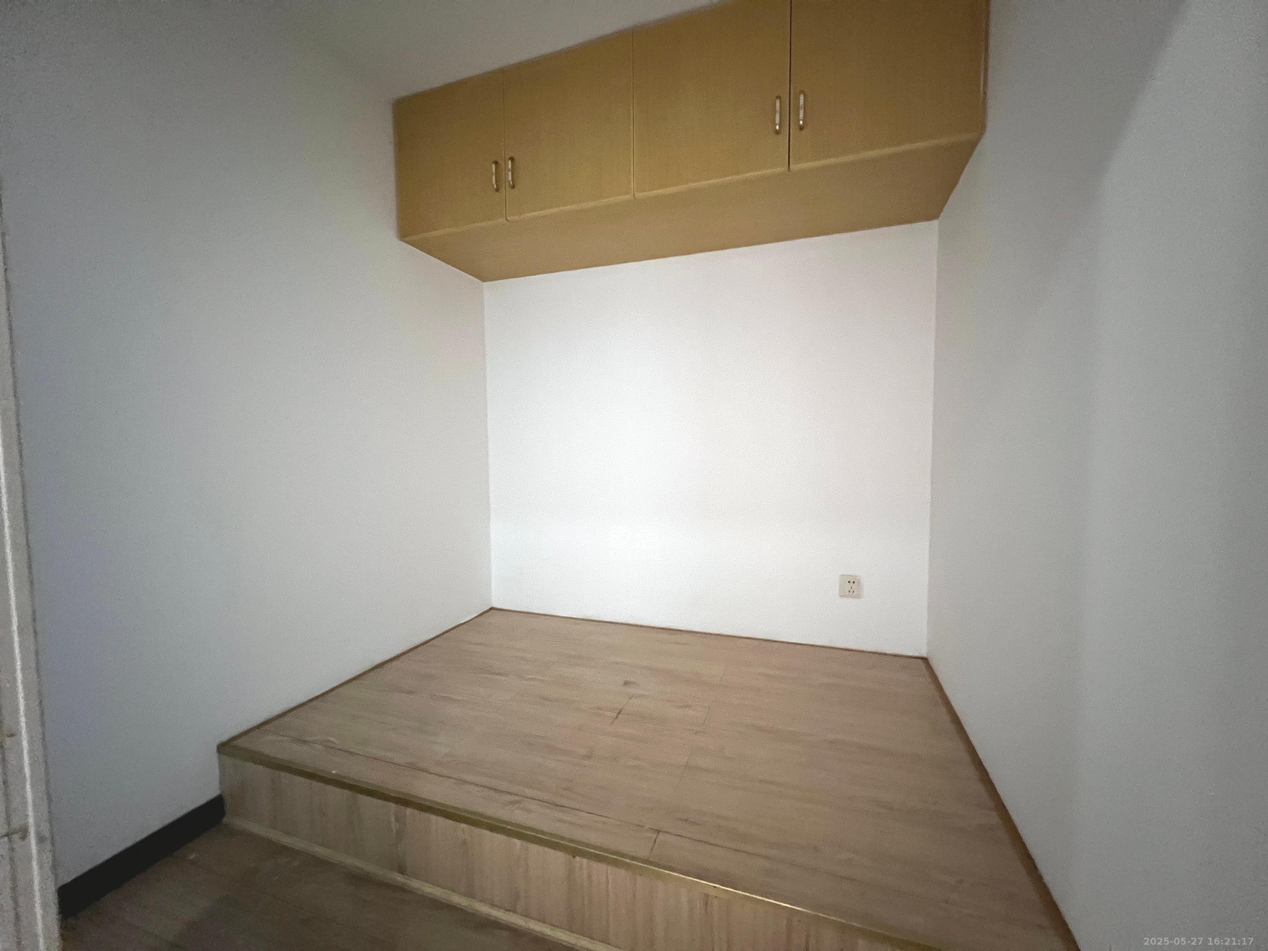 茶叶大市场“山水茗园”  1室2厅1卫   1400.00元/月室内图