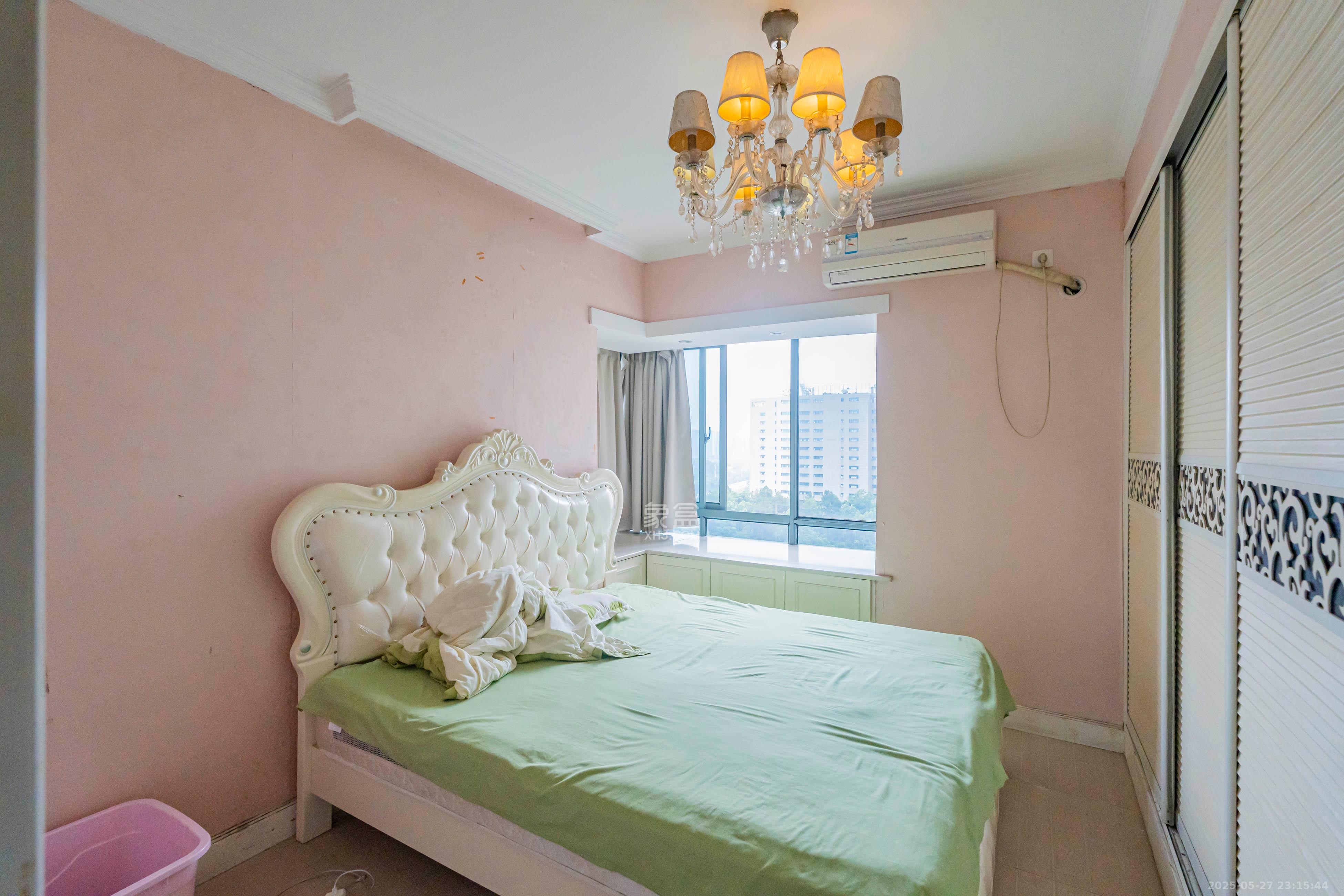 雄新水印廊桥(雄新华府) 2室2厅1卫 70.0万 雄新水印廊桥(雄新华府) 2室2厅1卫 70.0万卧室