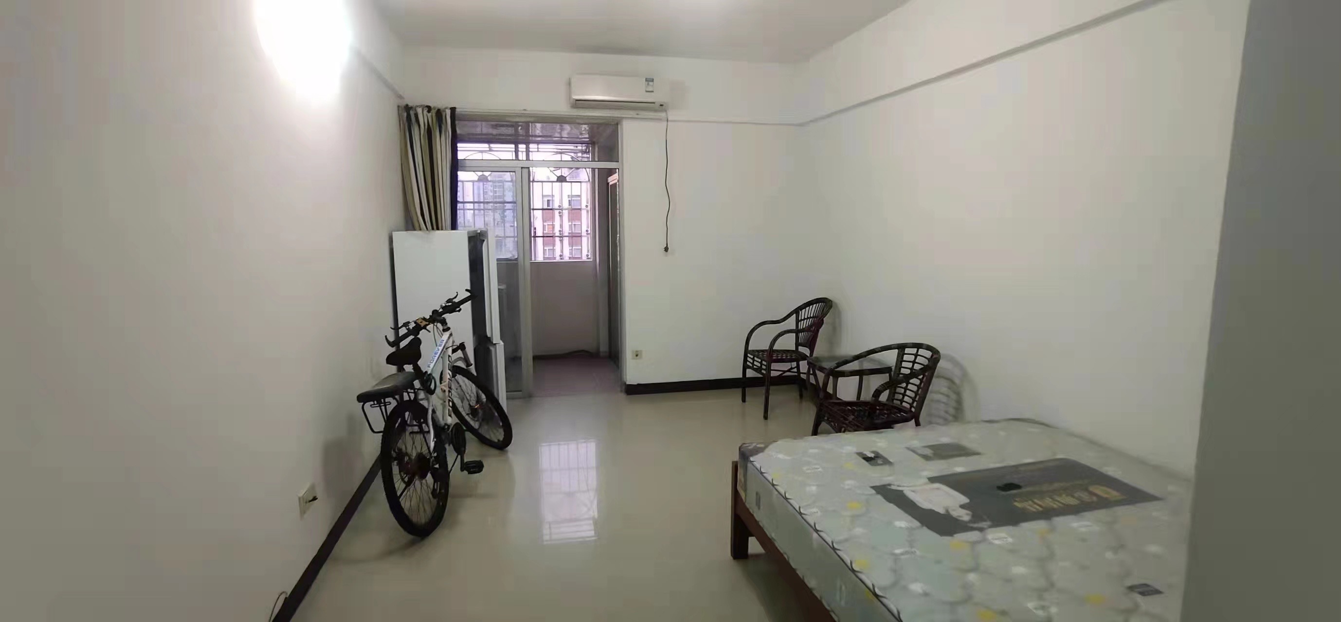 俊园大厦 1室1厅1卫 1500.0元/月 俊园大厦 1室1厅1卫 1500.0元/月室内图