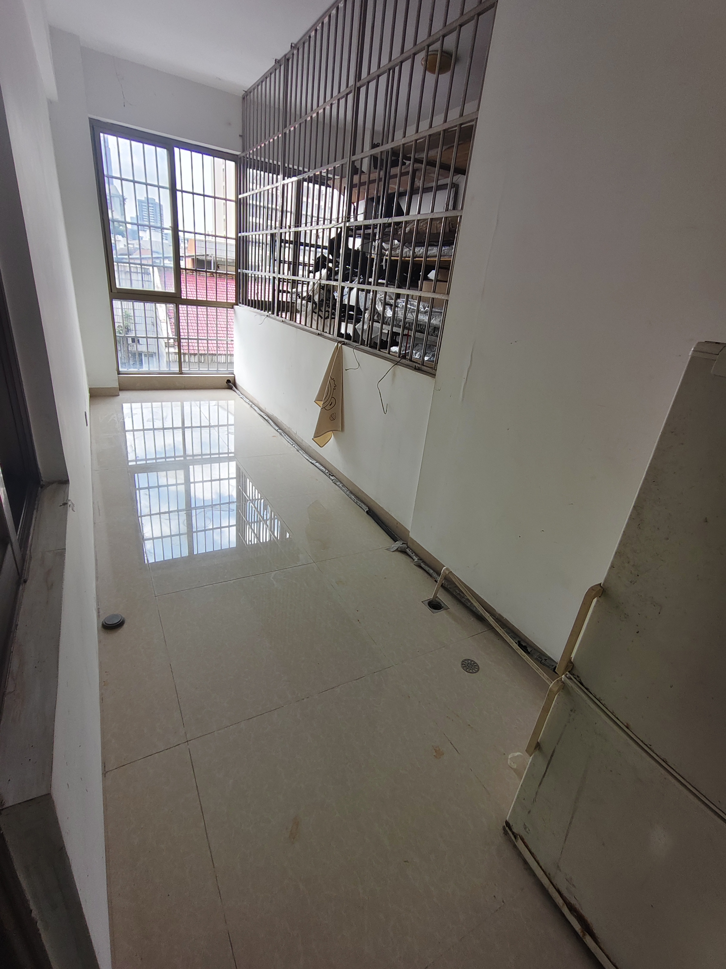 金牛山小区（海秀中路70-5号）  3室2厅2卫   2600.00元/月室内图