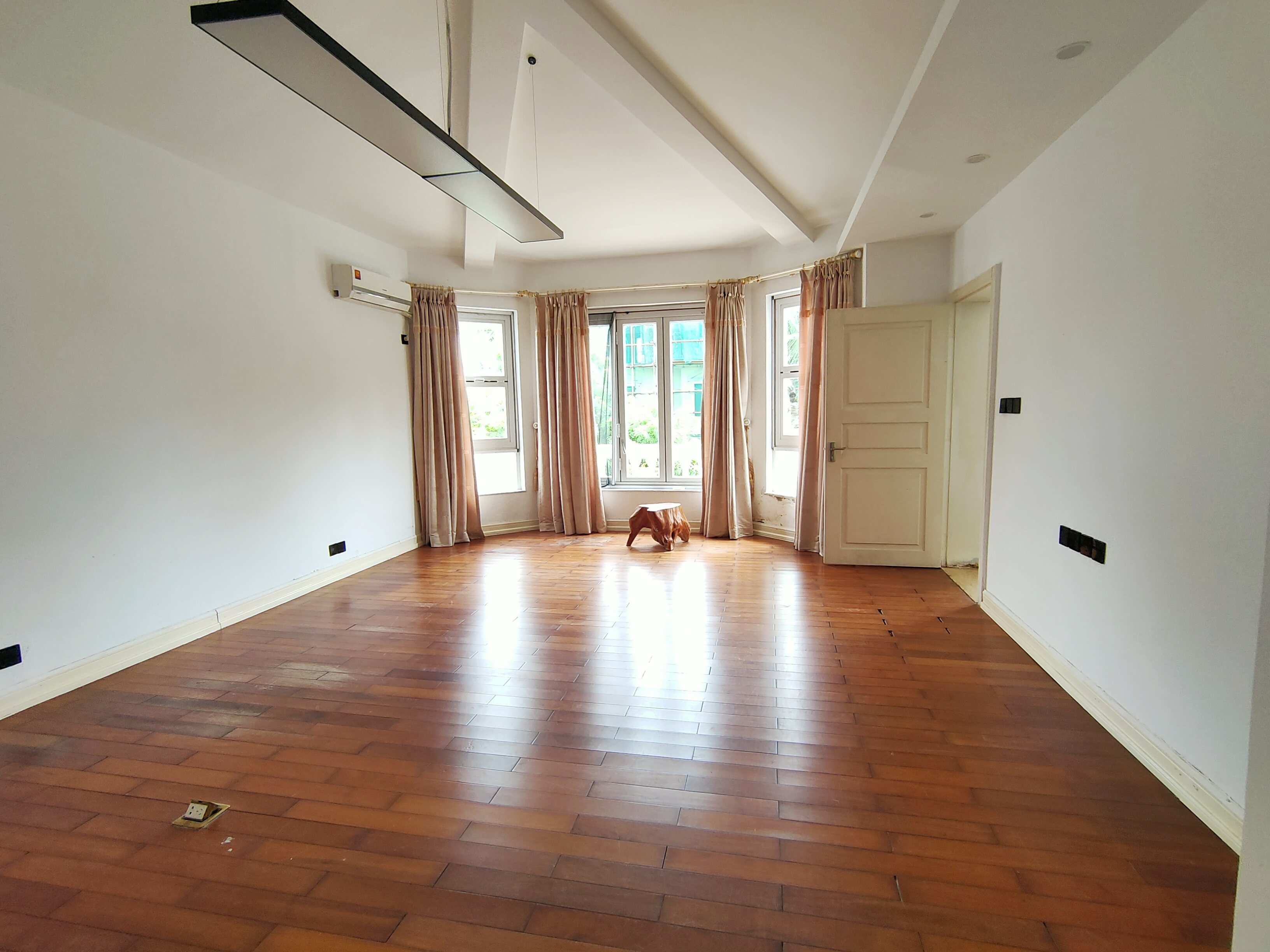 黄金海岸花园 1室2厅1卫 1349.0万 黄金海岸花园 1室2厅1卫 1349.0万室内图