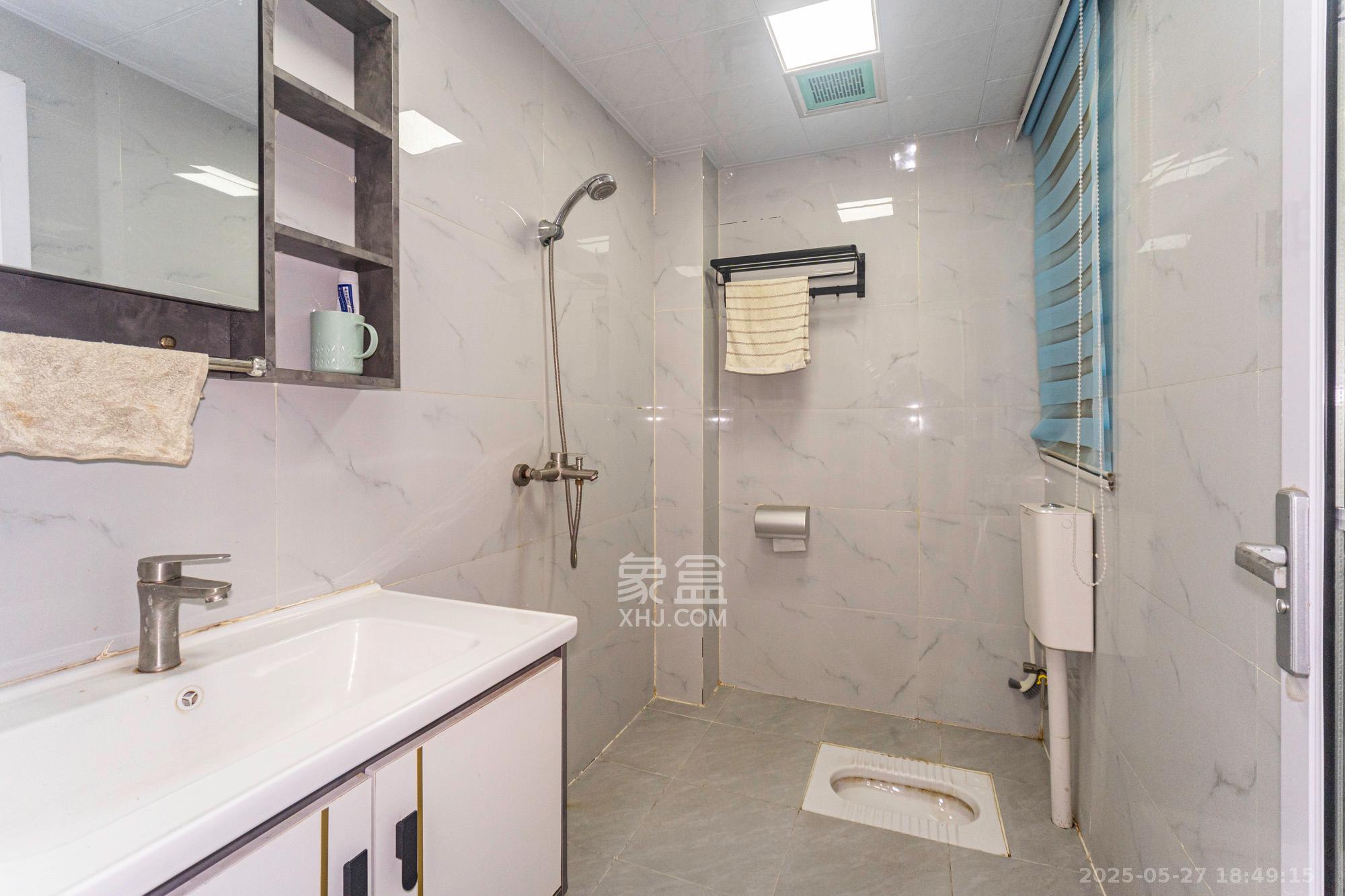 金辉优步星樾  3室2厅2卫    72.8万 金辉优步星樾  3室2厅2卫    72.8万卫生间