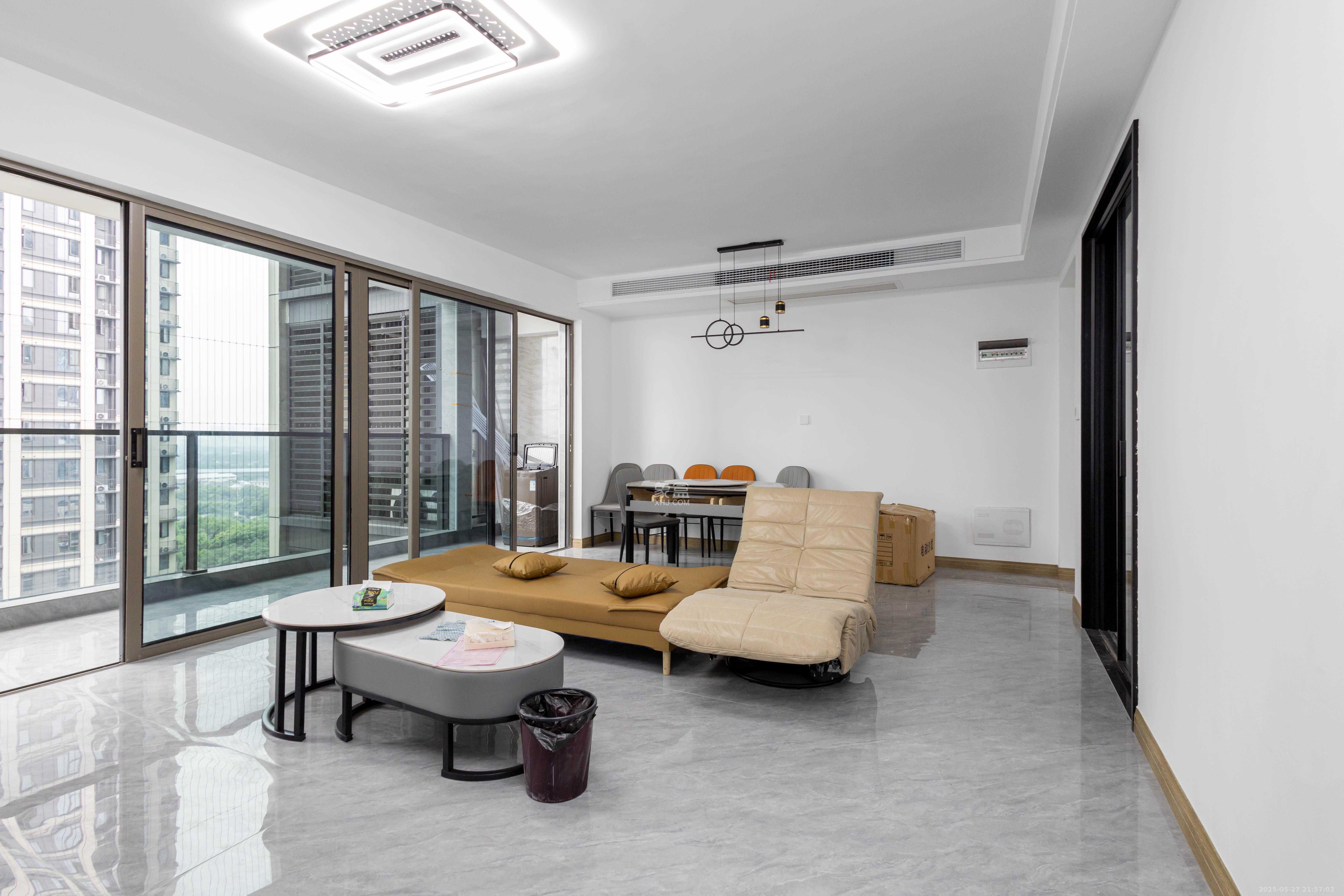 北控浩瀚 4室2厅2卫 98.0万 北控浩瀚 4室2厅2卫 98.0万客厅