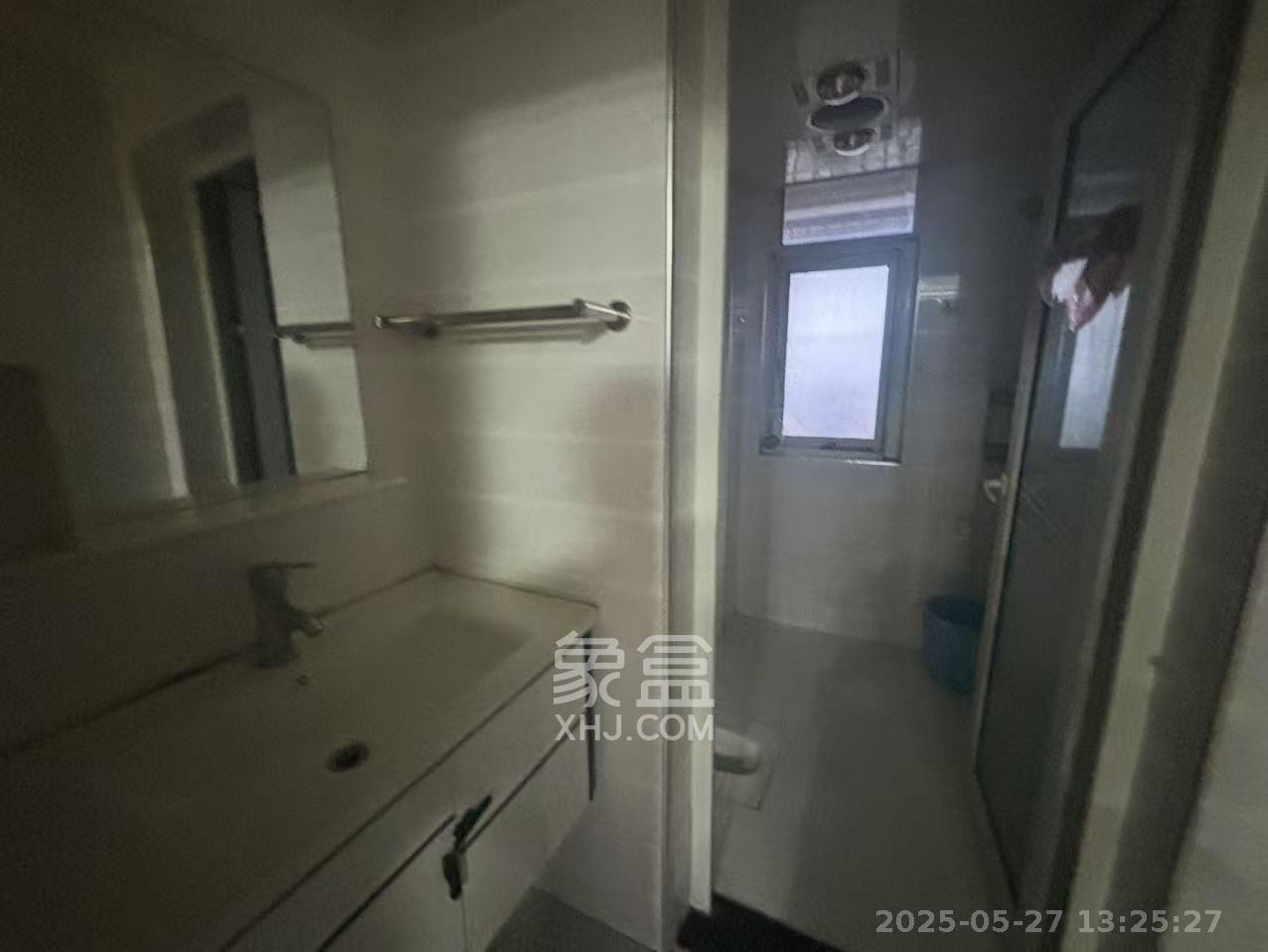 上河国际C区  3室2厅2卫   2600.00元/月室内图