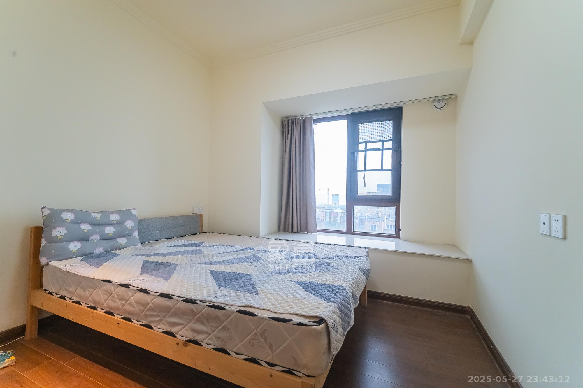 碧桂园中央花园 3室2厅2卫 80.0万 碧桂园中央花园 3室2厅2卫 80.0万卧室