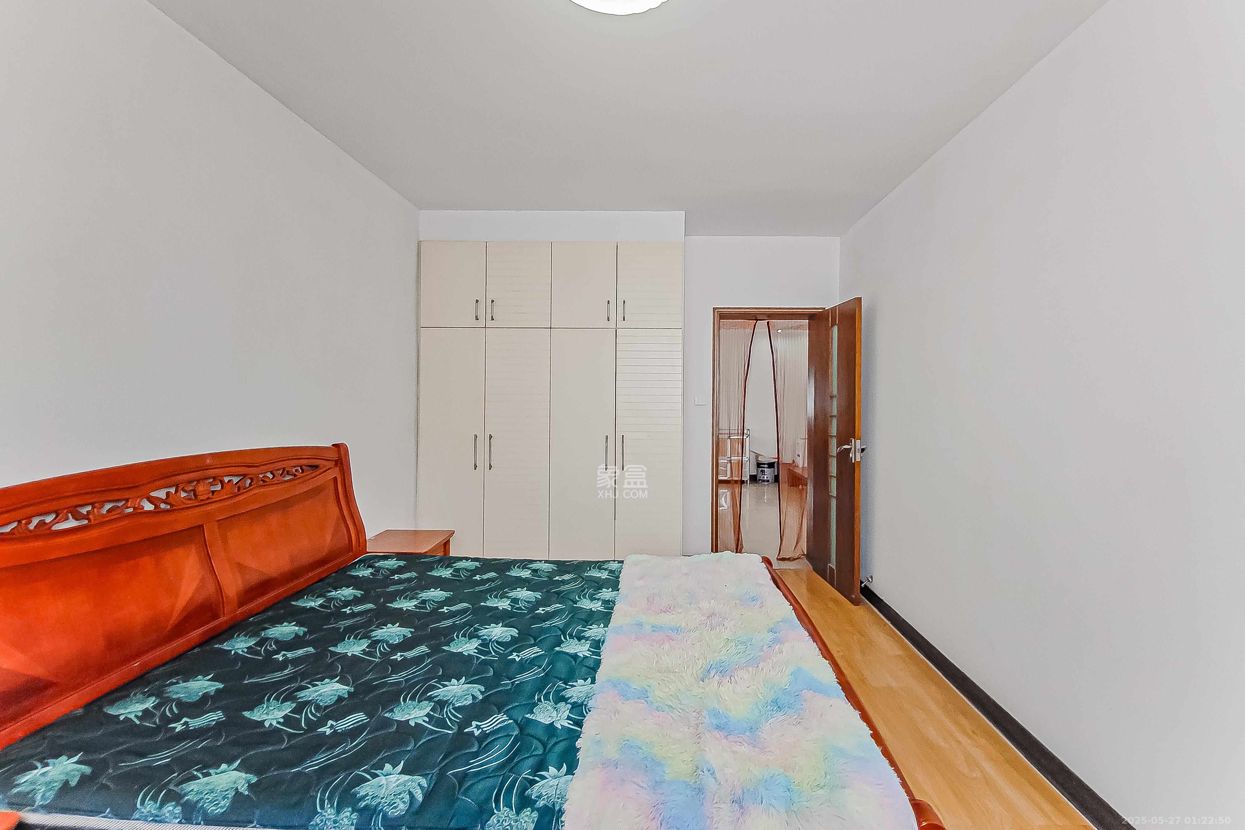 裕农街散盘  3室1厅1卫    50.0万卧室