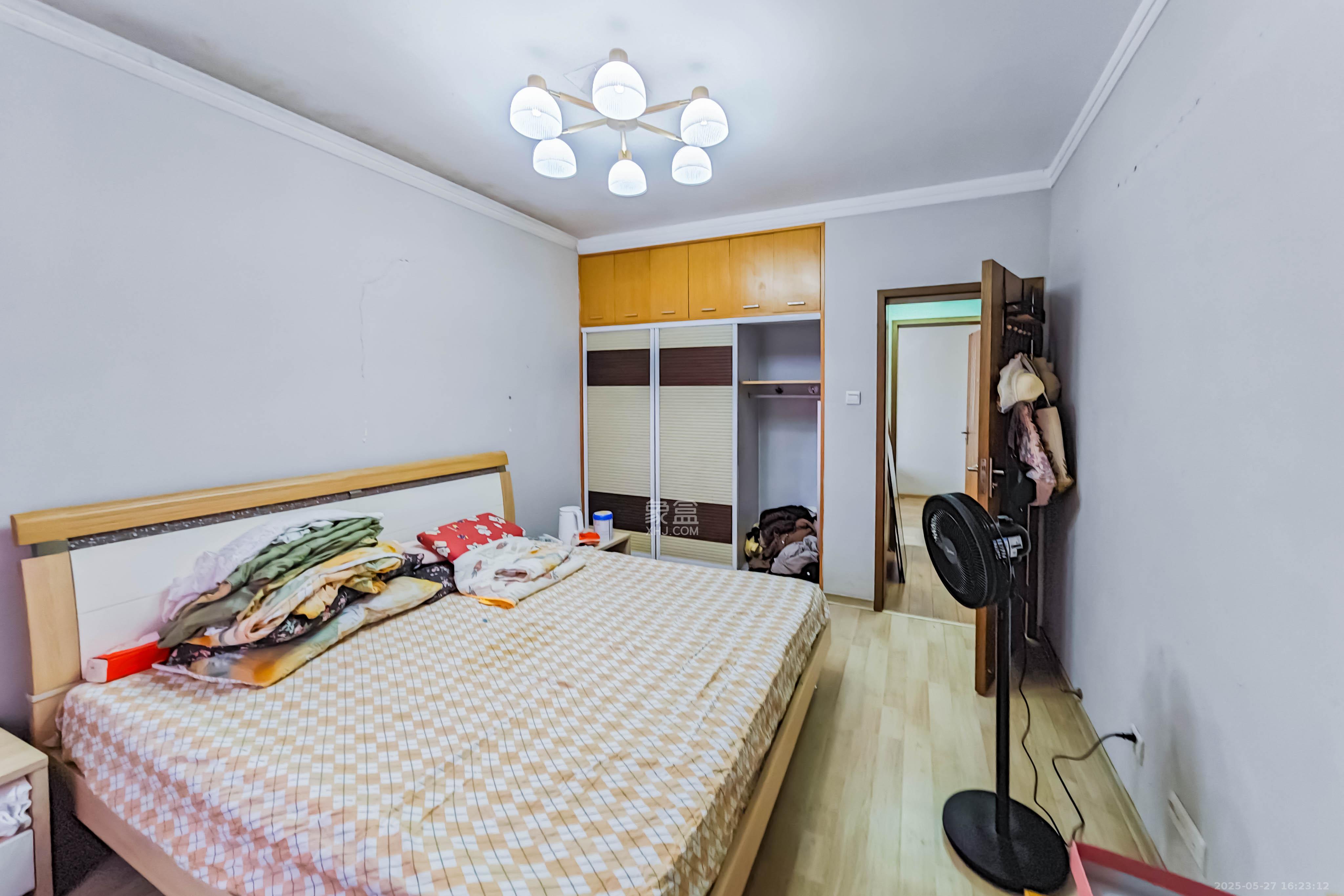 鑫兴佳园  2室2厅1卫    73.0万卧室