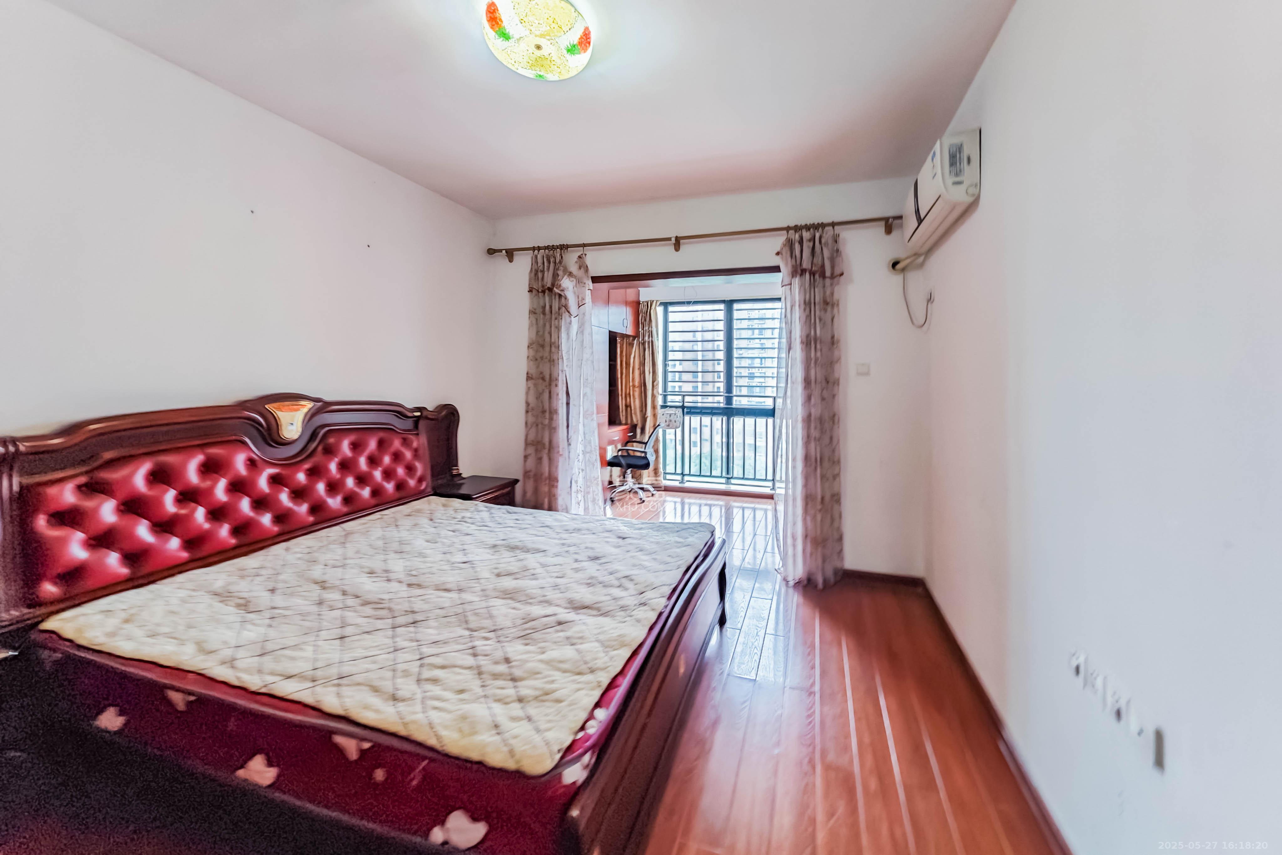 海拔东方 1室2厅1卫 99.8万 海拔东方 1室2厅1卫 99.8万卧室