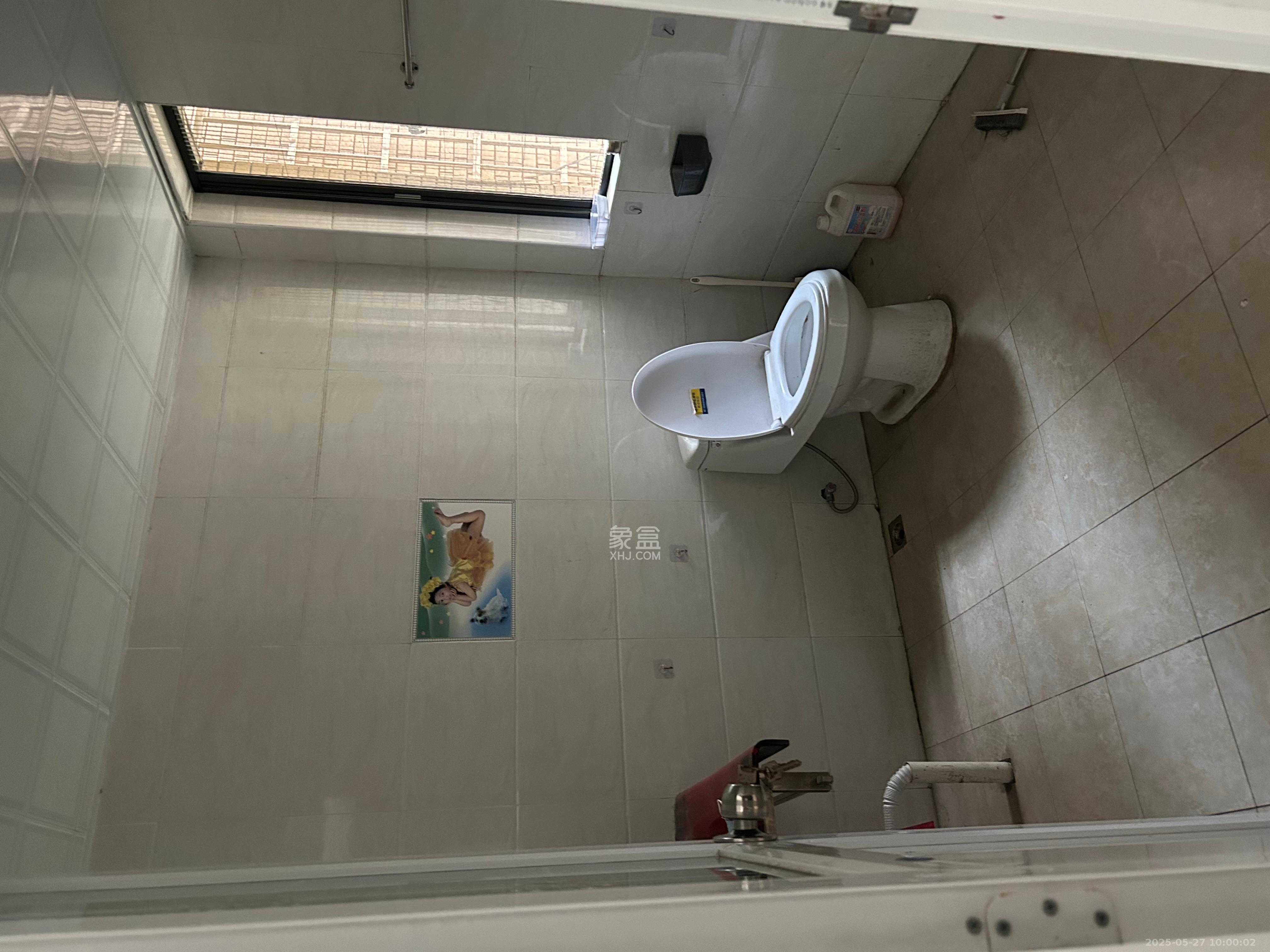 岳华嘉园 3室2厅2卫 2400.0元/月 岳华嘉园 3室2厅2卫 2400.0元/月室内图