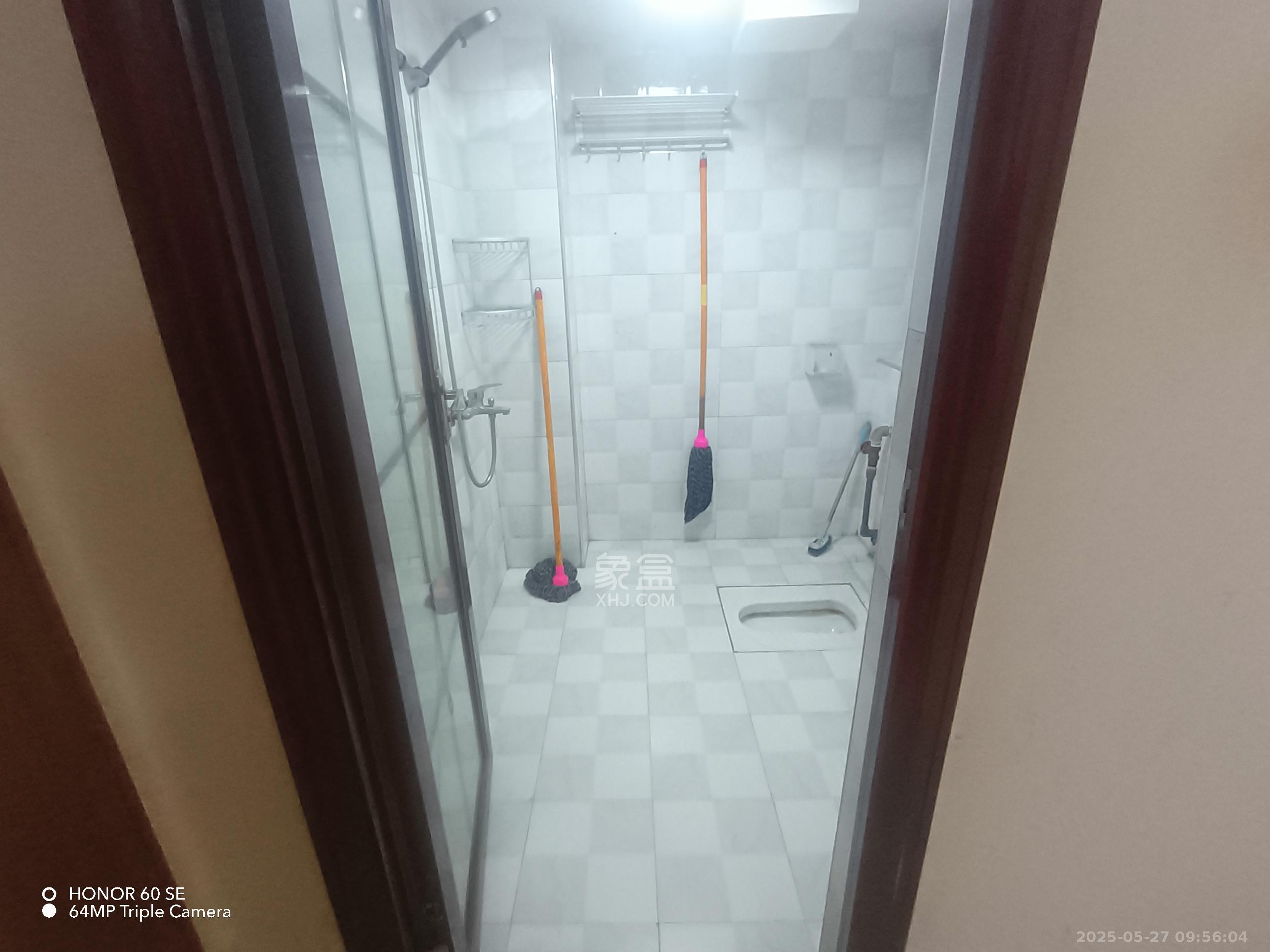 新诚小区  2室2厅1卫   1300.00元/月室内图