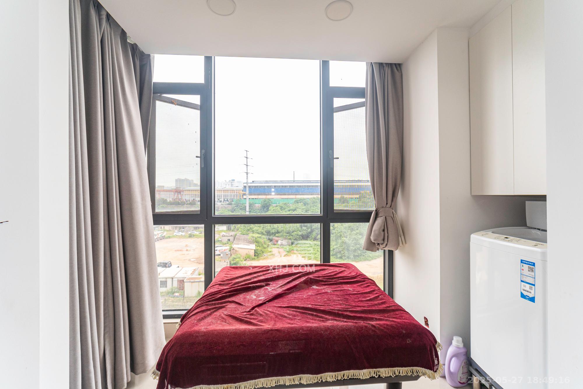 金辉优步星樾  3室2厅2卫    72.8万 金辉优步星樾  3室2厅2卫    72.8万阳台