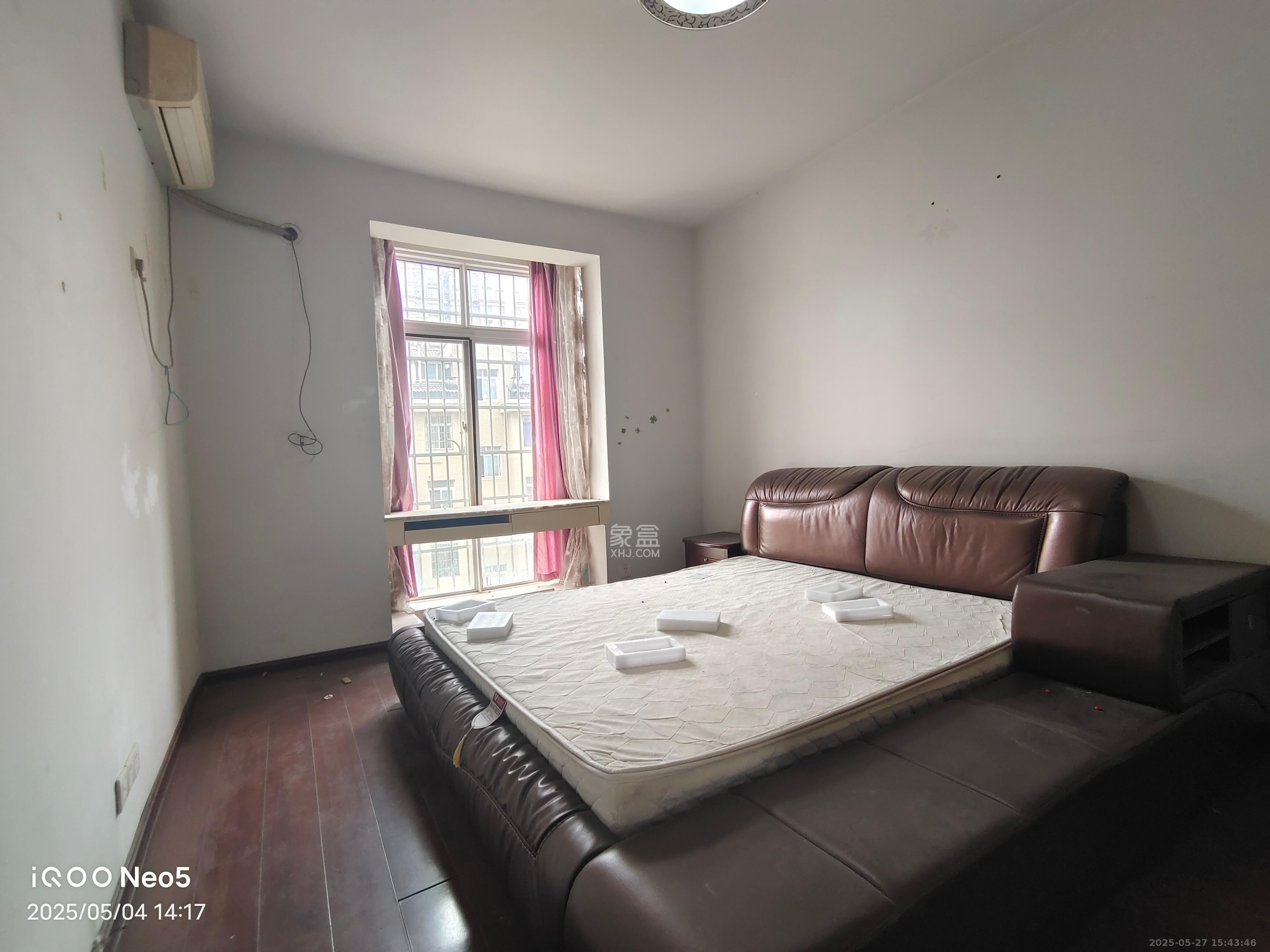 鄱阳小区  3室2厅2卫    2000.0元/月室内图