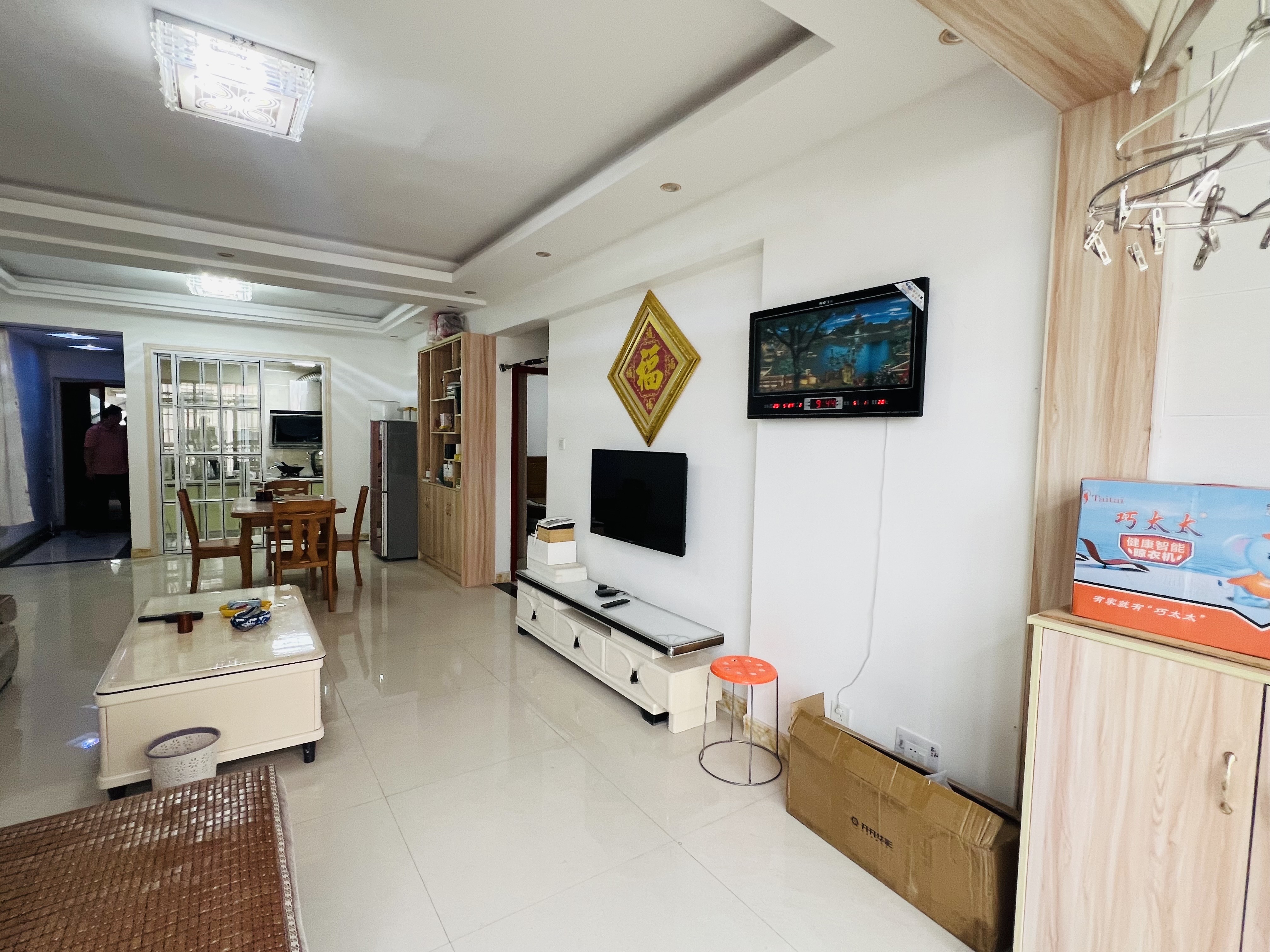 康城上品  2室1厅1卫    42.0万 康城上品  2室1厅1卫    42.0万客厅