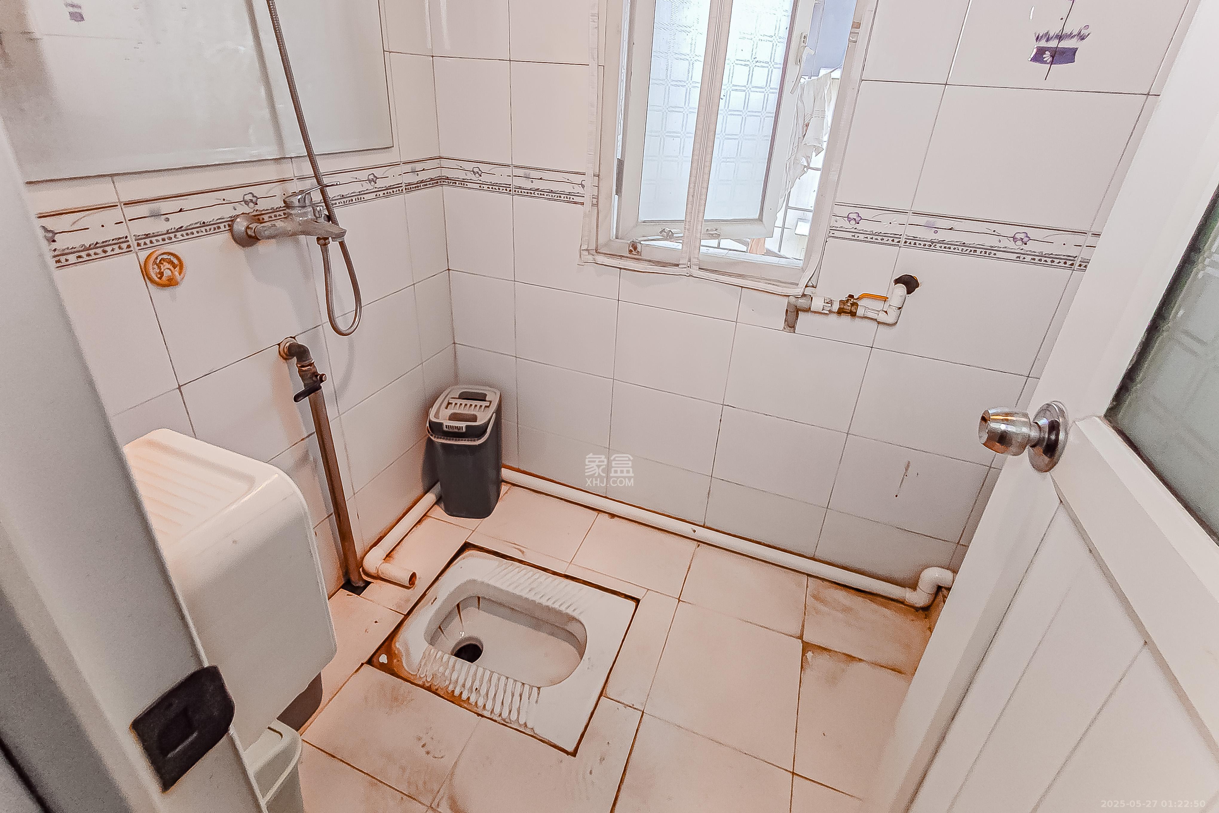 裕农街散盘  3室1厅1卫    50.0万厨房