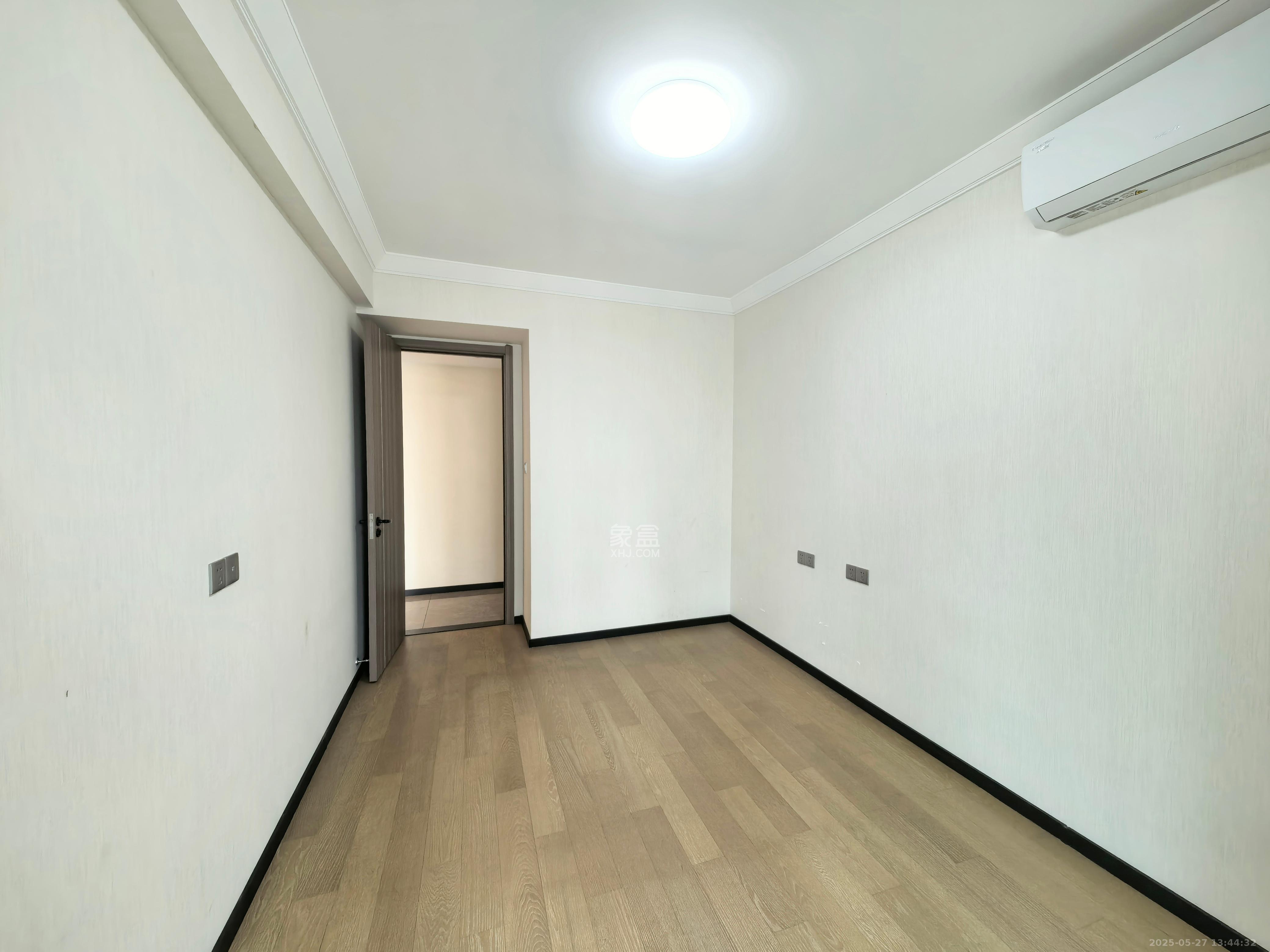 中海阅溪府 4室2厅2卫 3600.0元/月 中海阅溪府 4室2厅2卫 3600.0元/月室内图