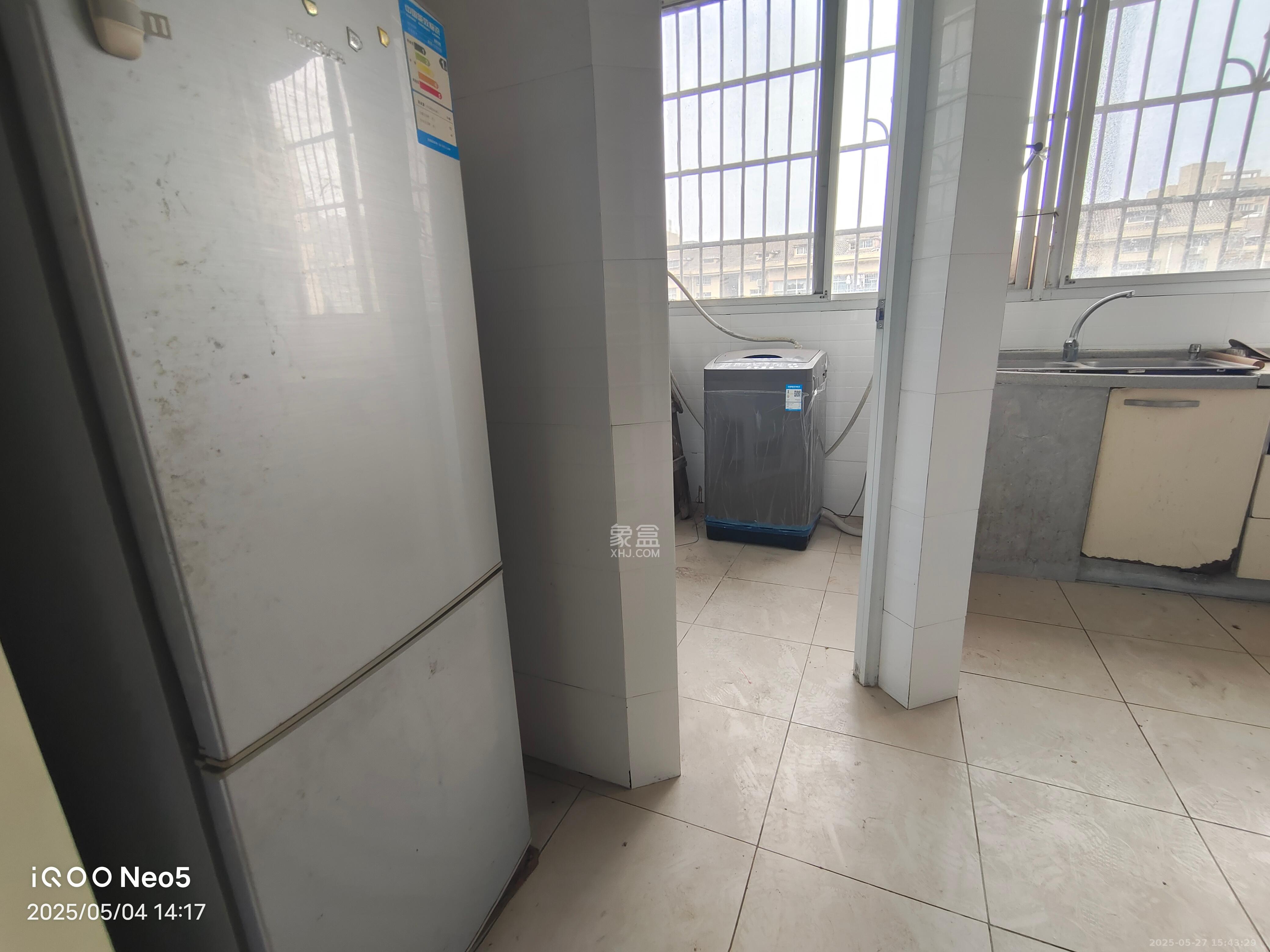 鄱阳小区  3室2厅2卫    2000.0元/月室内图