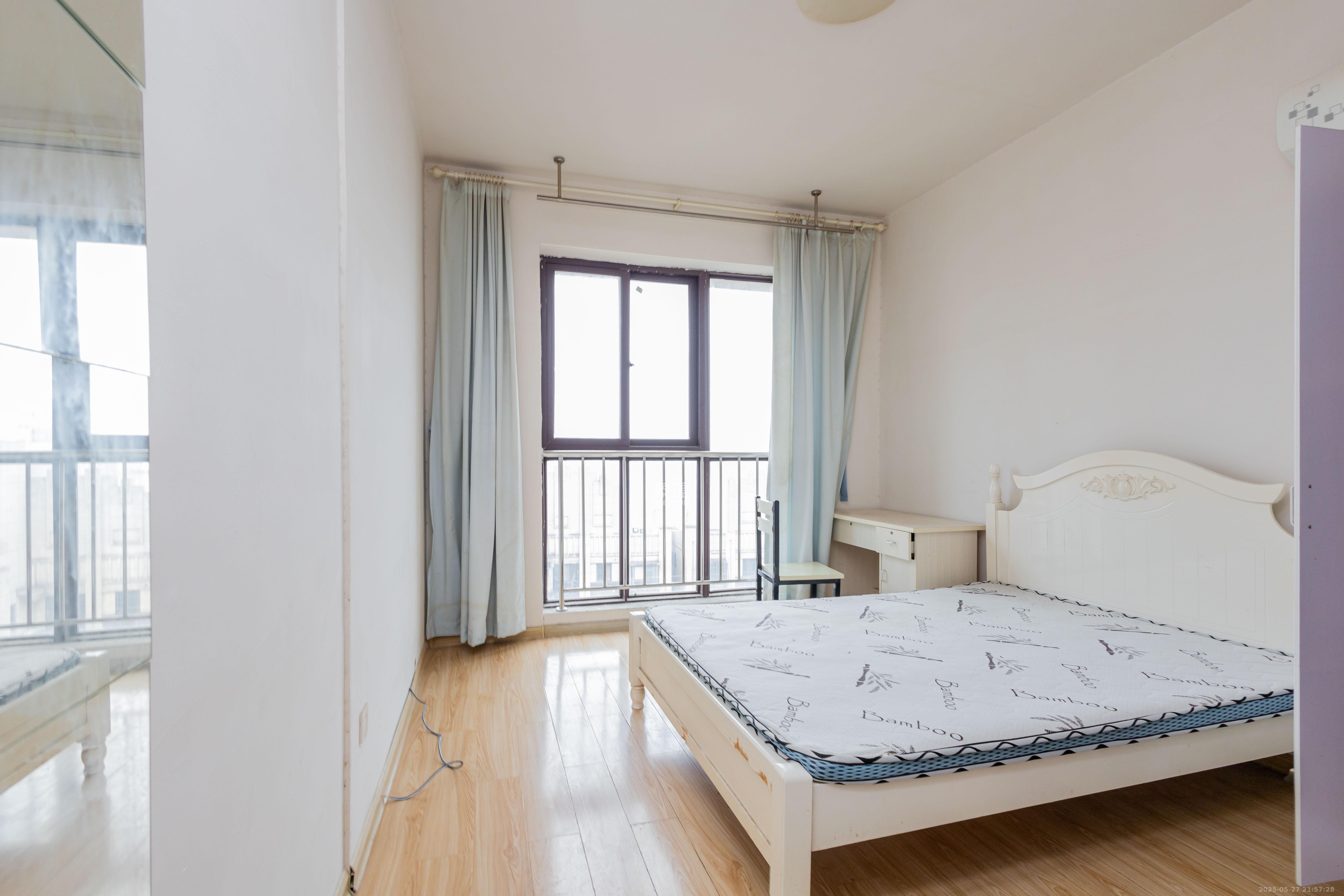 东方美地 3室2厅1卫 59.8万 东方美地 3室2厅1卫 59.8万卧室