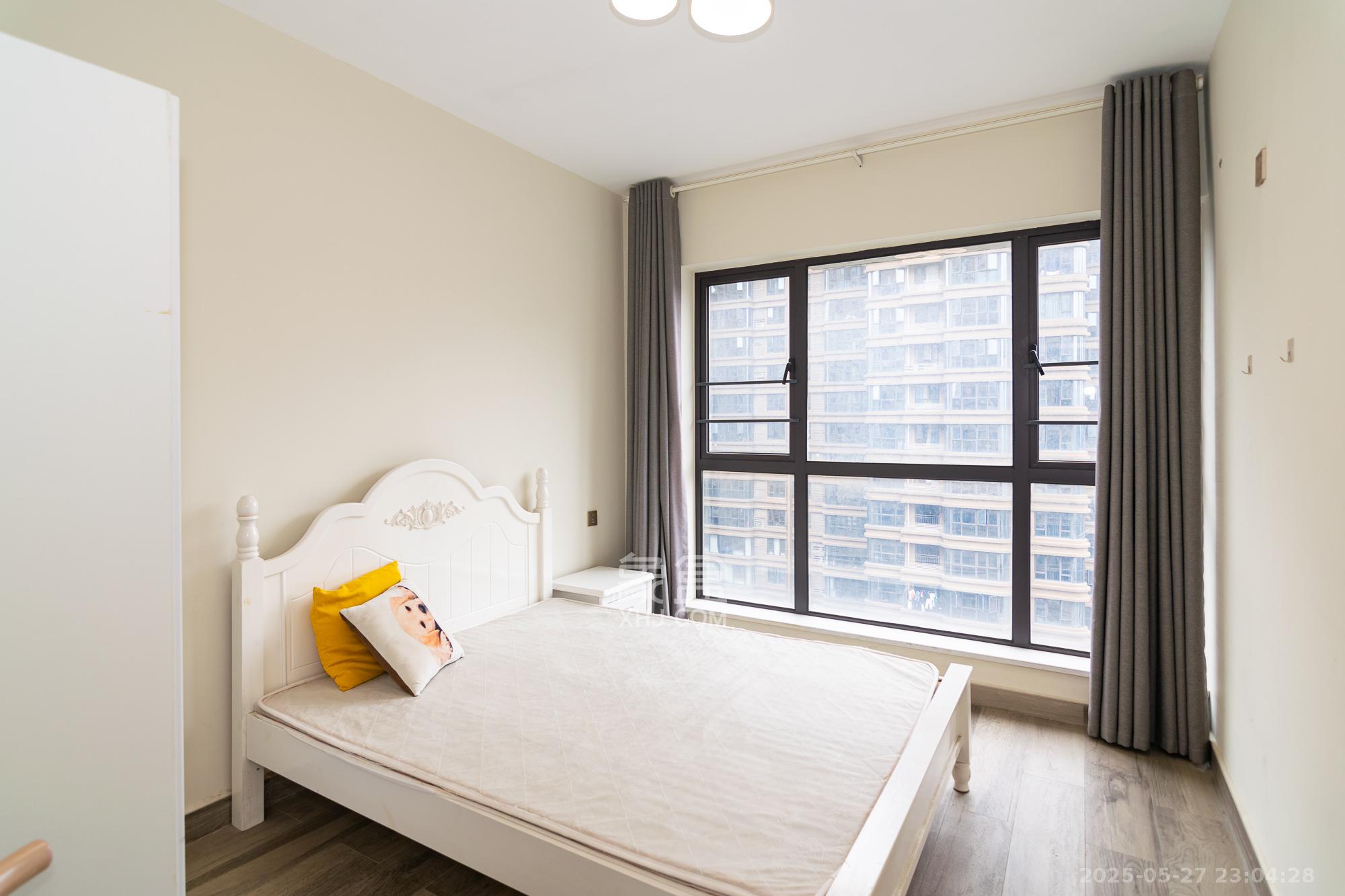 润和美郡(润和紫郡五期) 5室2厅2卫 108.0万 润和美郡(润和紫郡五期) 5室2厅2卫 108.0万卧室