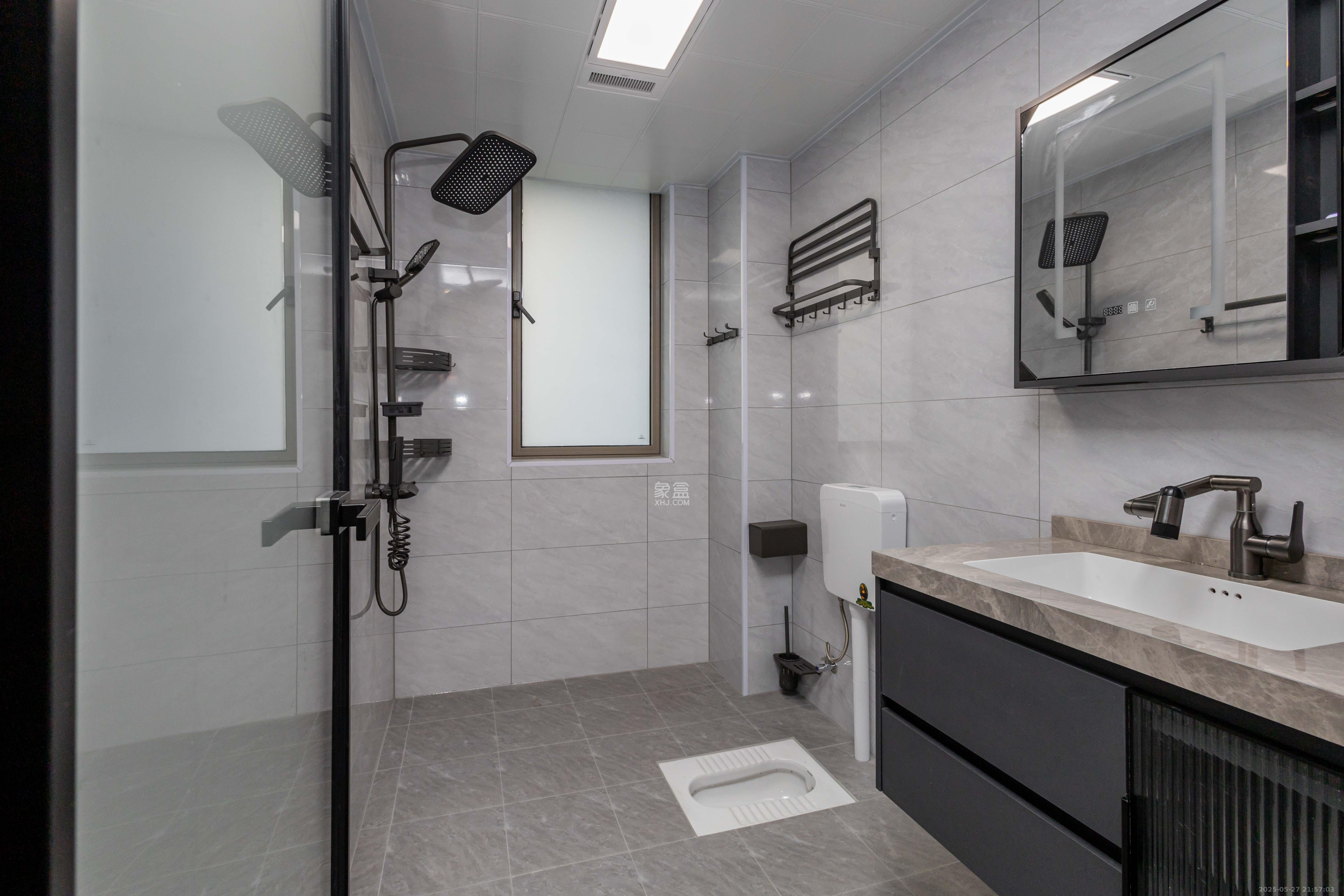 北控浩瀚 4室2厅2卫 98.0万 北控浩瀚 4室2厅2卫 98.0万卫生间