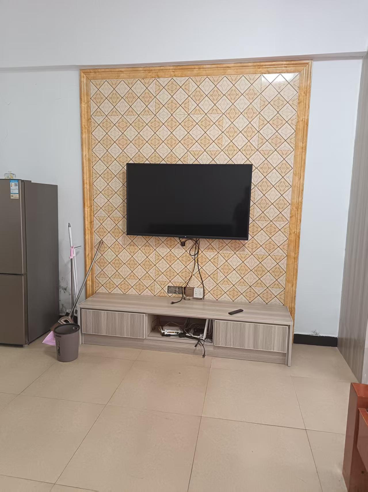 康城上品  1室1厅1卫   1500.00元/月室内图