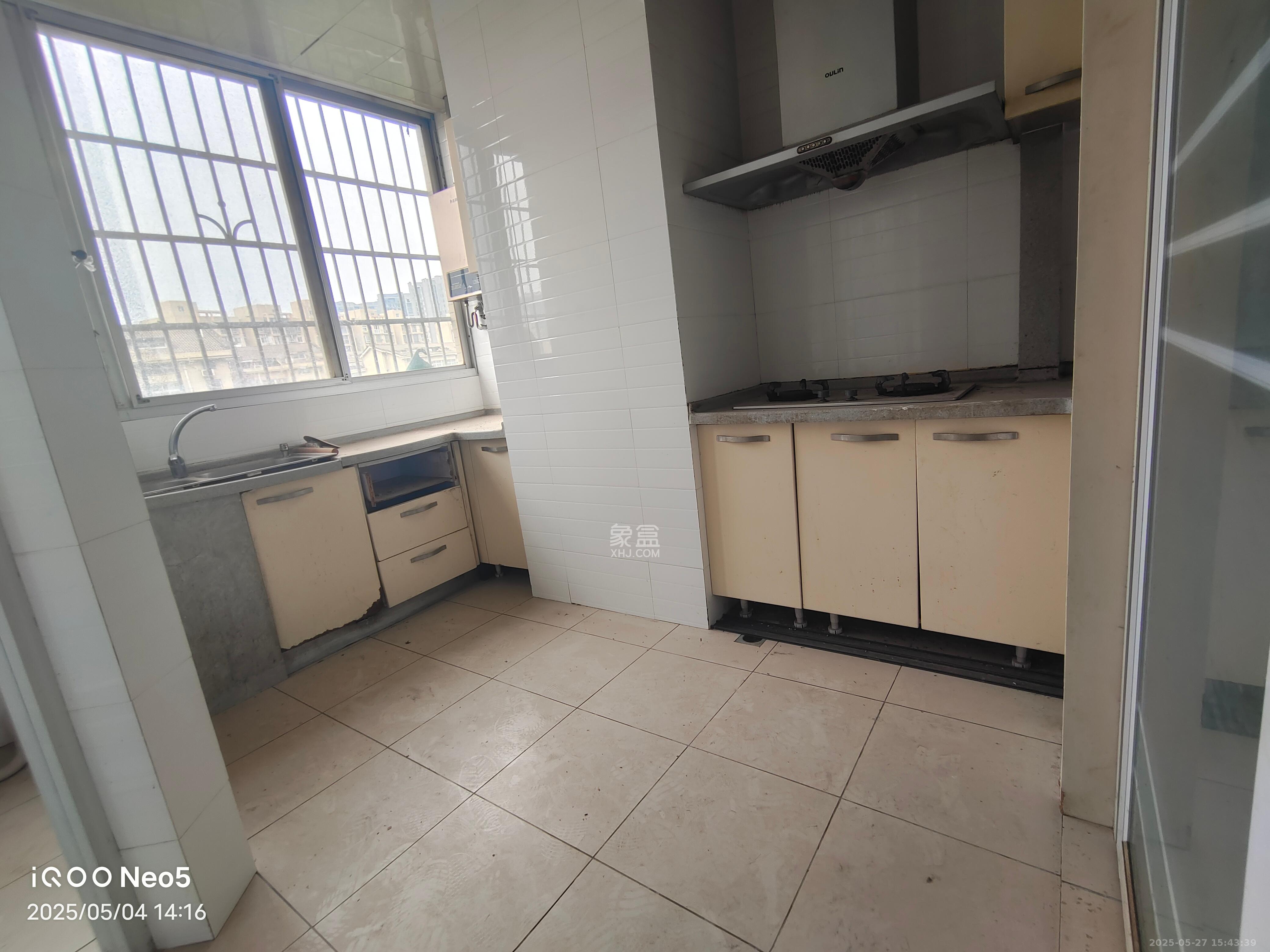 鄱阳小区  3室2厅2卫    2000.0元/月 鄱阳小区  3室2厅2卫    2000.0元/月室内图