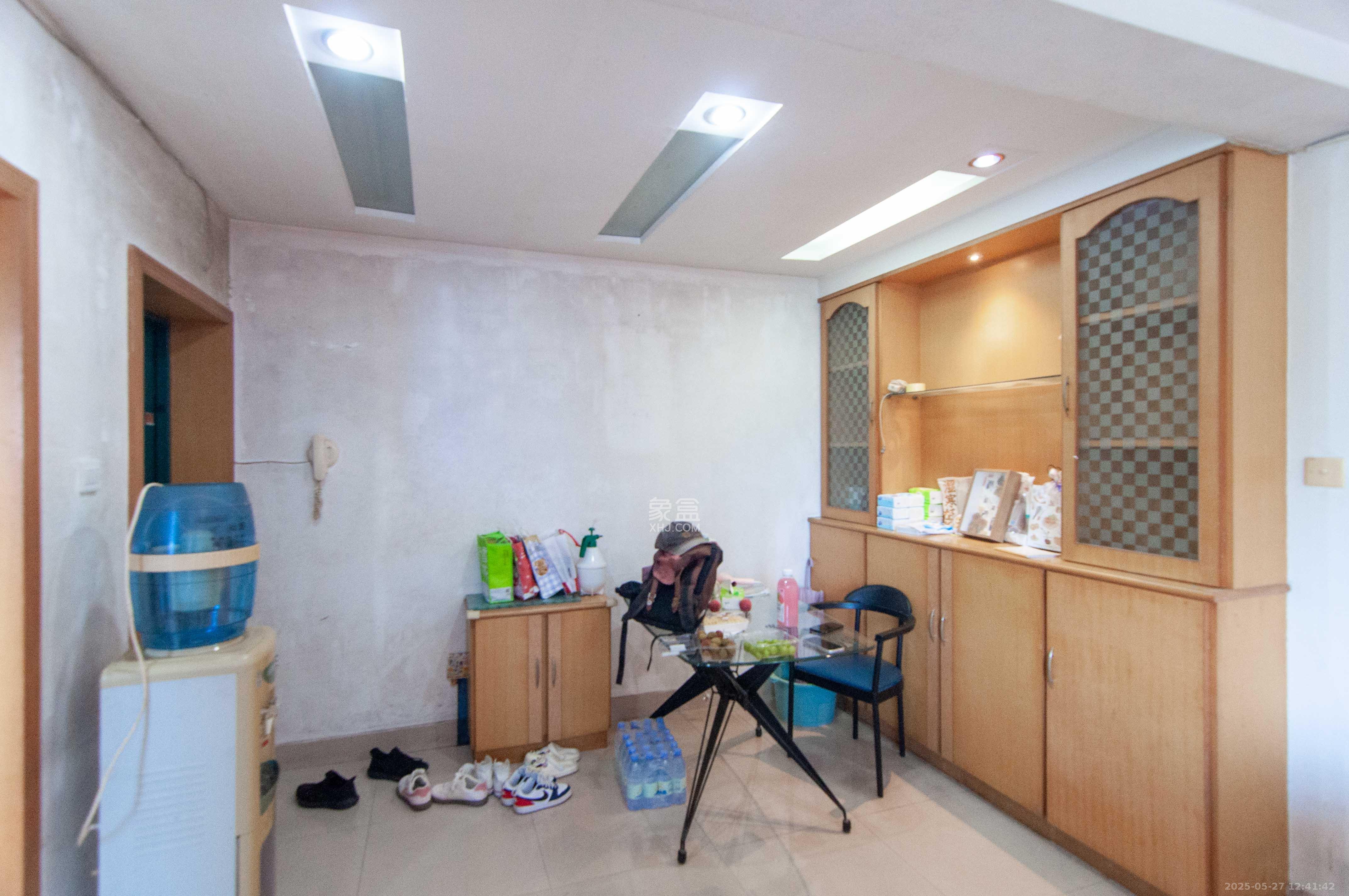 阳明山庄  4室2厅2卫   70.00万客厅