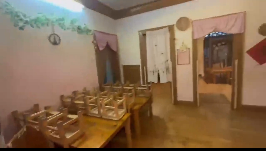 市中心医院家属区 3室2厅2卫 55.8万 市中心医院家属区 3室2厅2卫 55.8万客厅