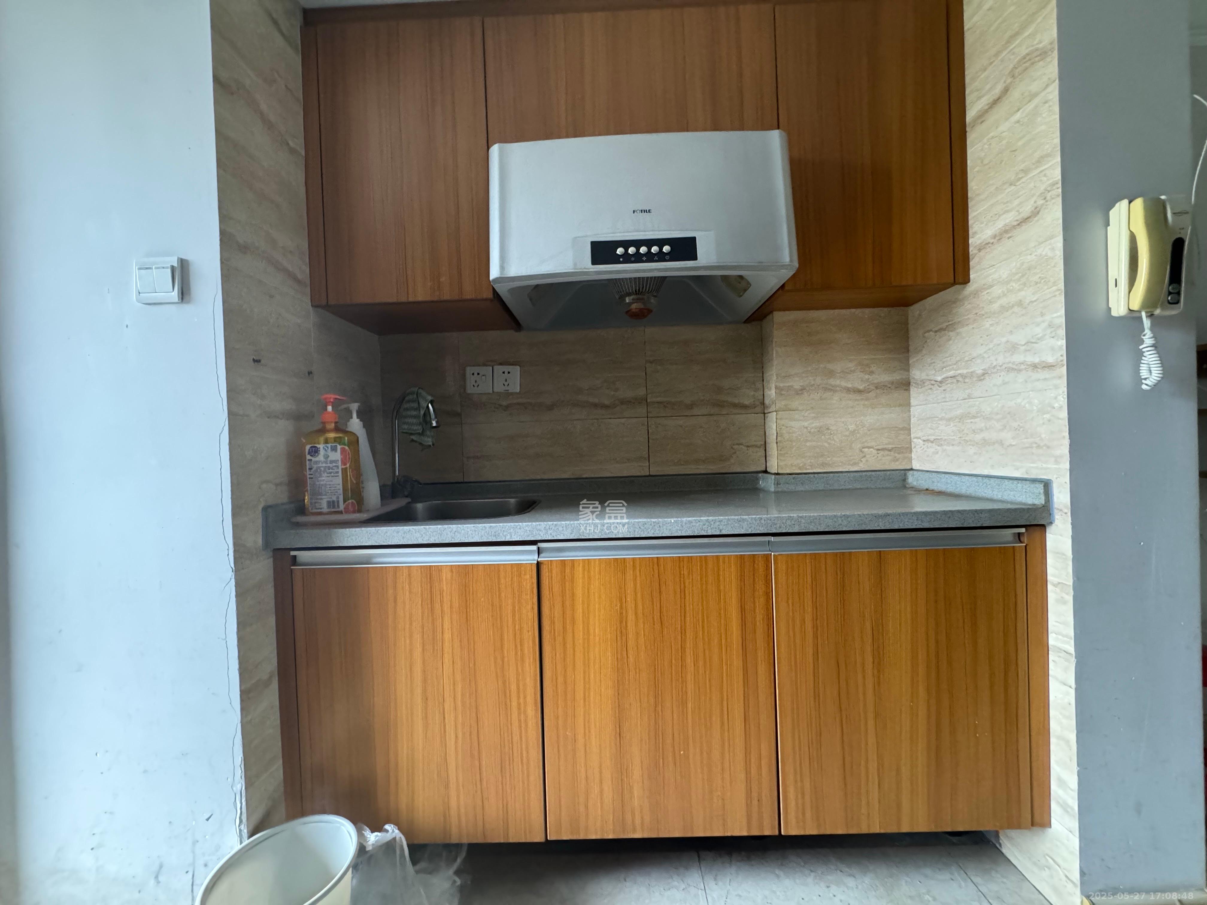 万科城  1室1厅1卫   1300.00元/月室内图