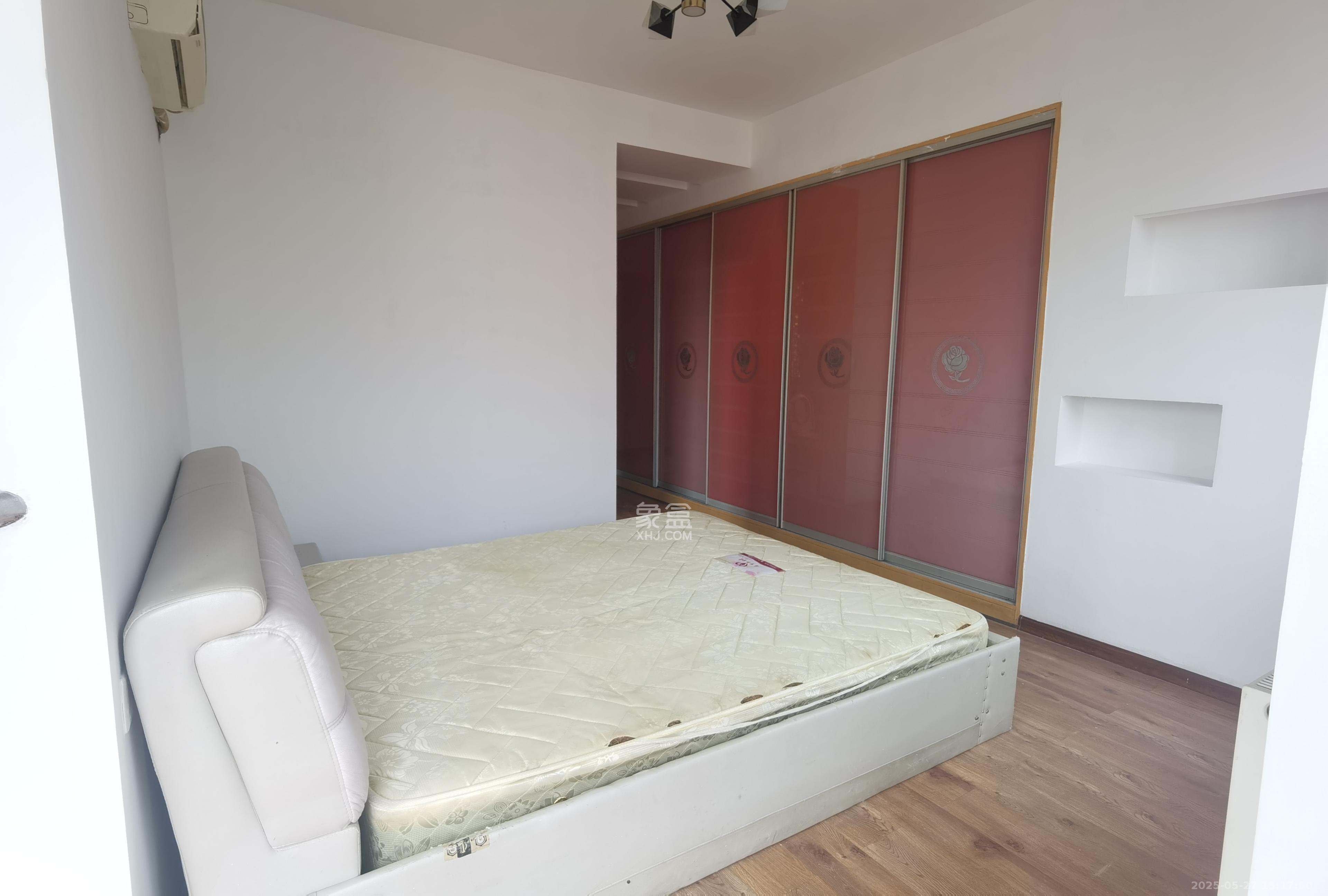 西岸润泽府  5室2厅3卫    4500.0元/月室内图