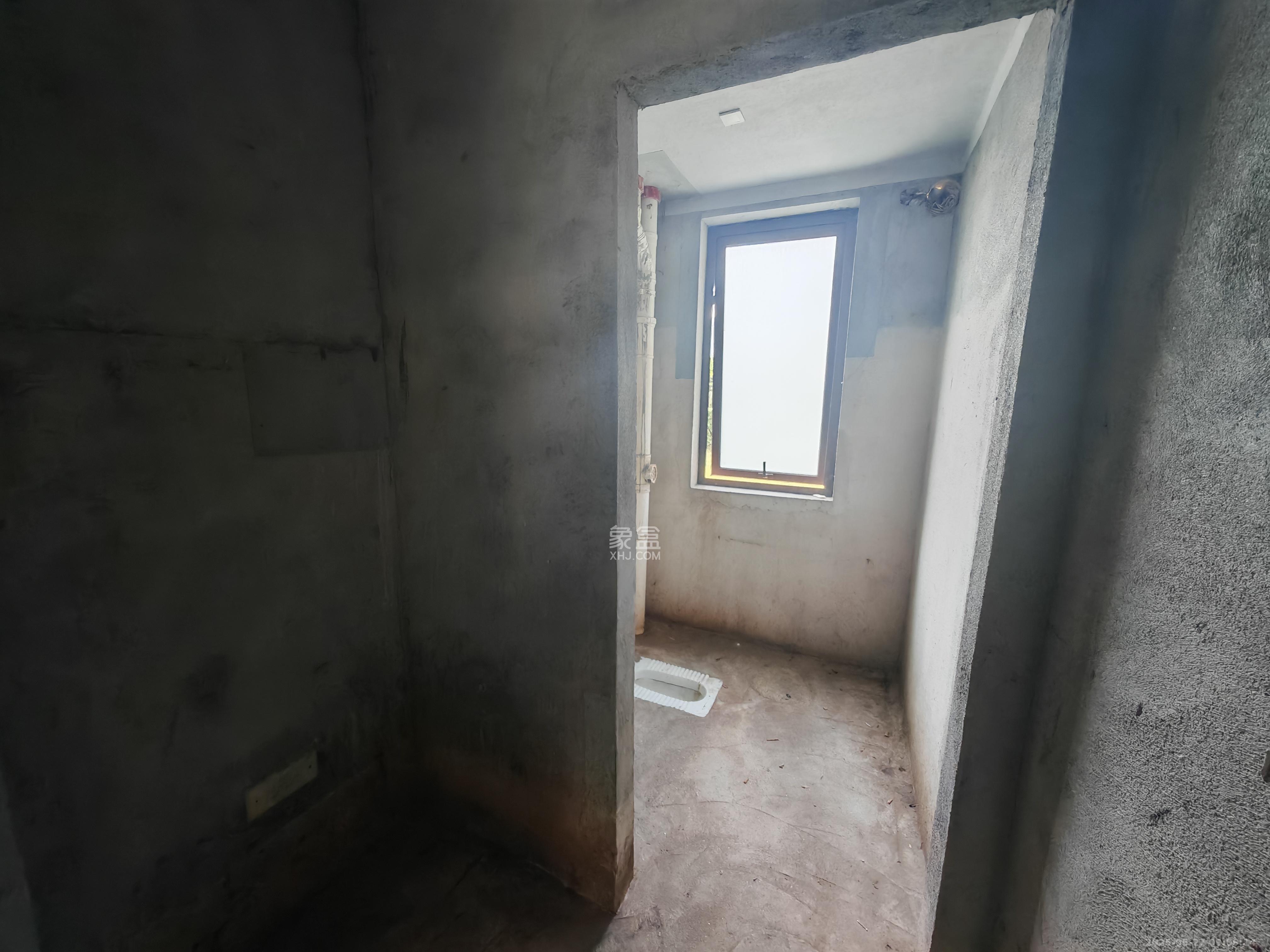 绿地麓湖郡  4室2厅2卫    3000.0元/月 绿地麓湖郡  4室2厅2卫    3000.0元/月室内图